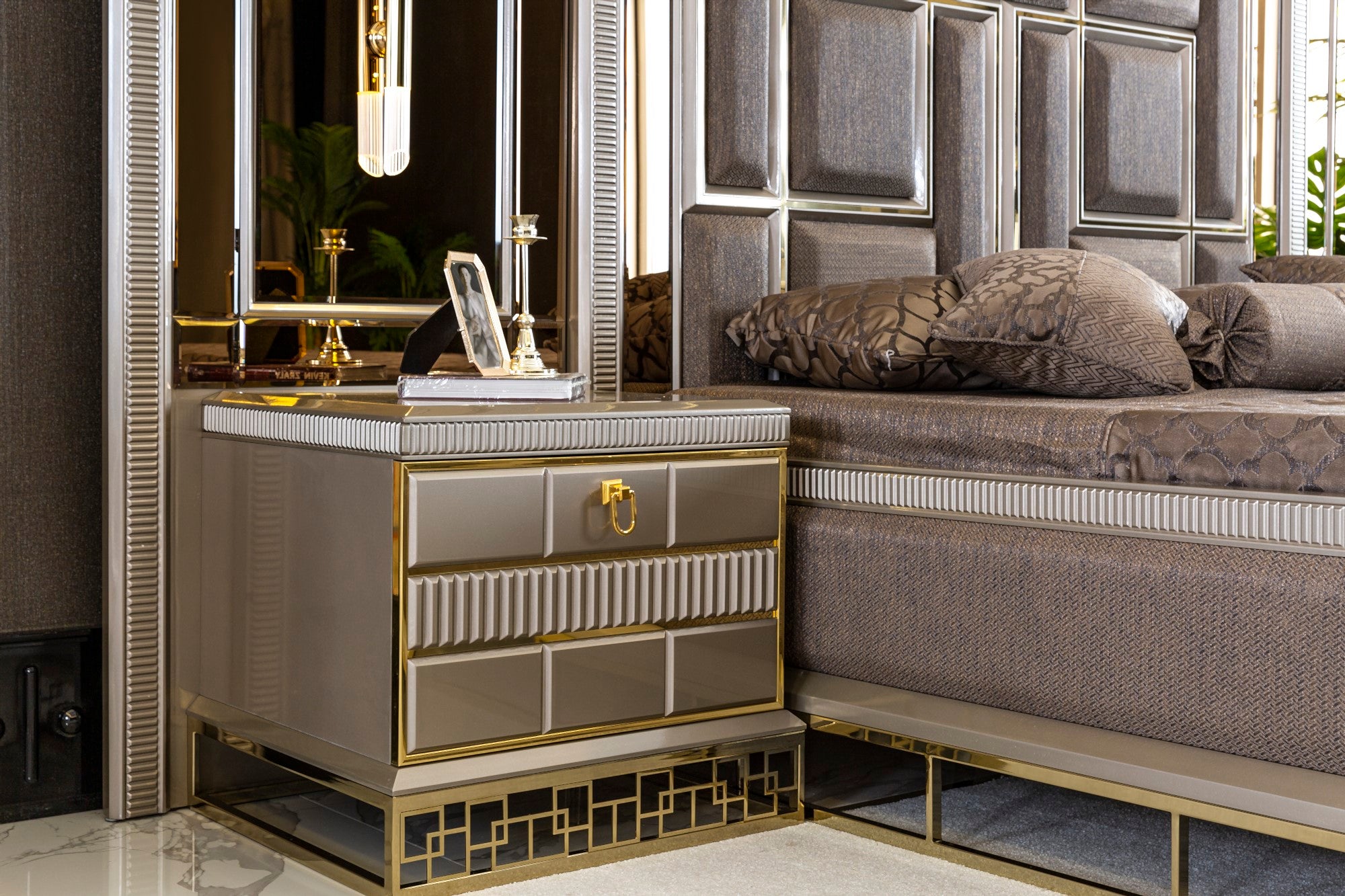 Versace Bedroom (Queen Storage Bed With Headboard & Dresser With Mirror & Pouf & 2 Nightstand With Back Panel & Bench)