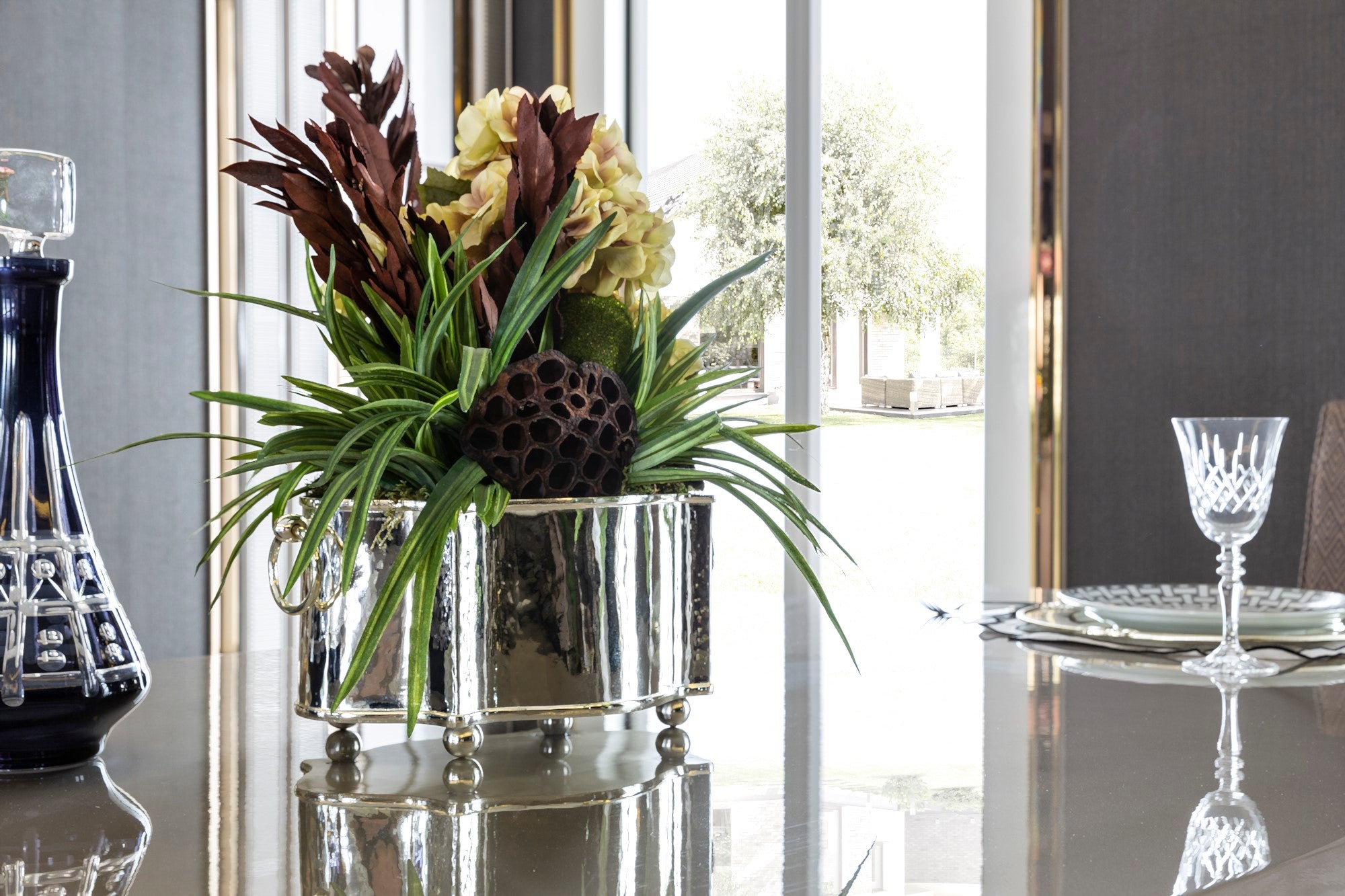 Versace Diningroom Set (Table & 6 Chair & Console With Mirror)