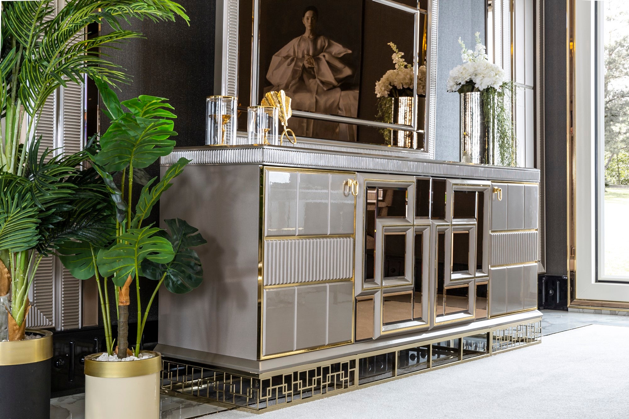 Versace Diningroom Set (Table & 6 Chair & Console With Mirror)