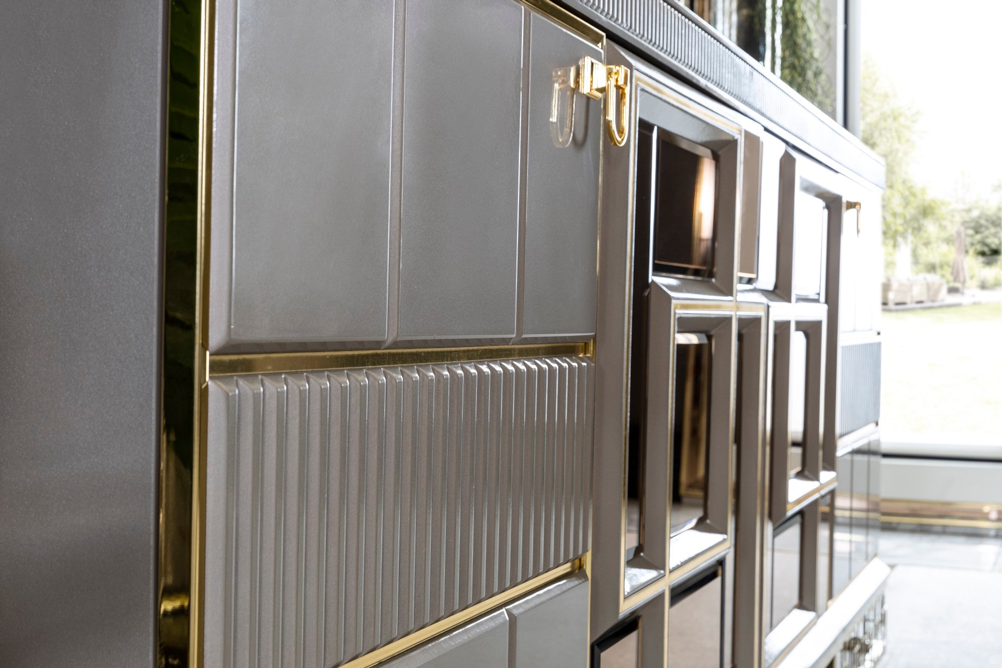 Versace Diningroom Set (Table & 6 Chair & Console With Mirror)