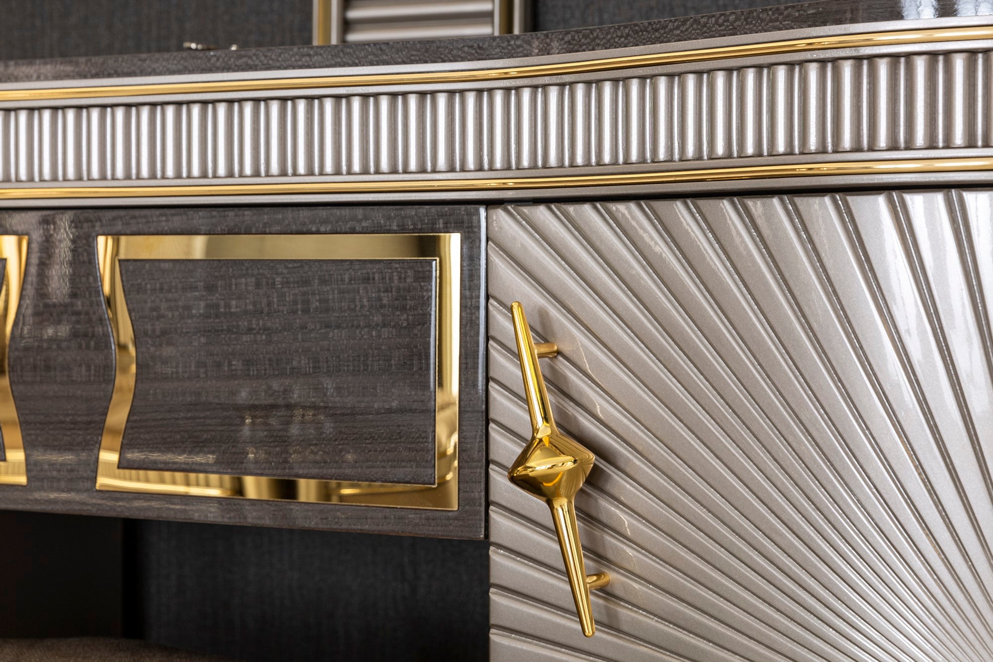 Bentley Bedroom (Queen Storage Bed With Headboard & Dresser With Mirror & Pouf & 2 Nightstand With Back Panel)