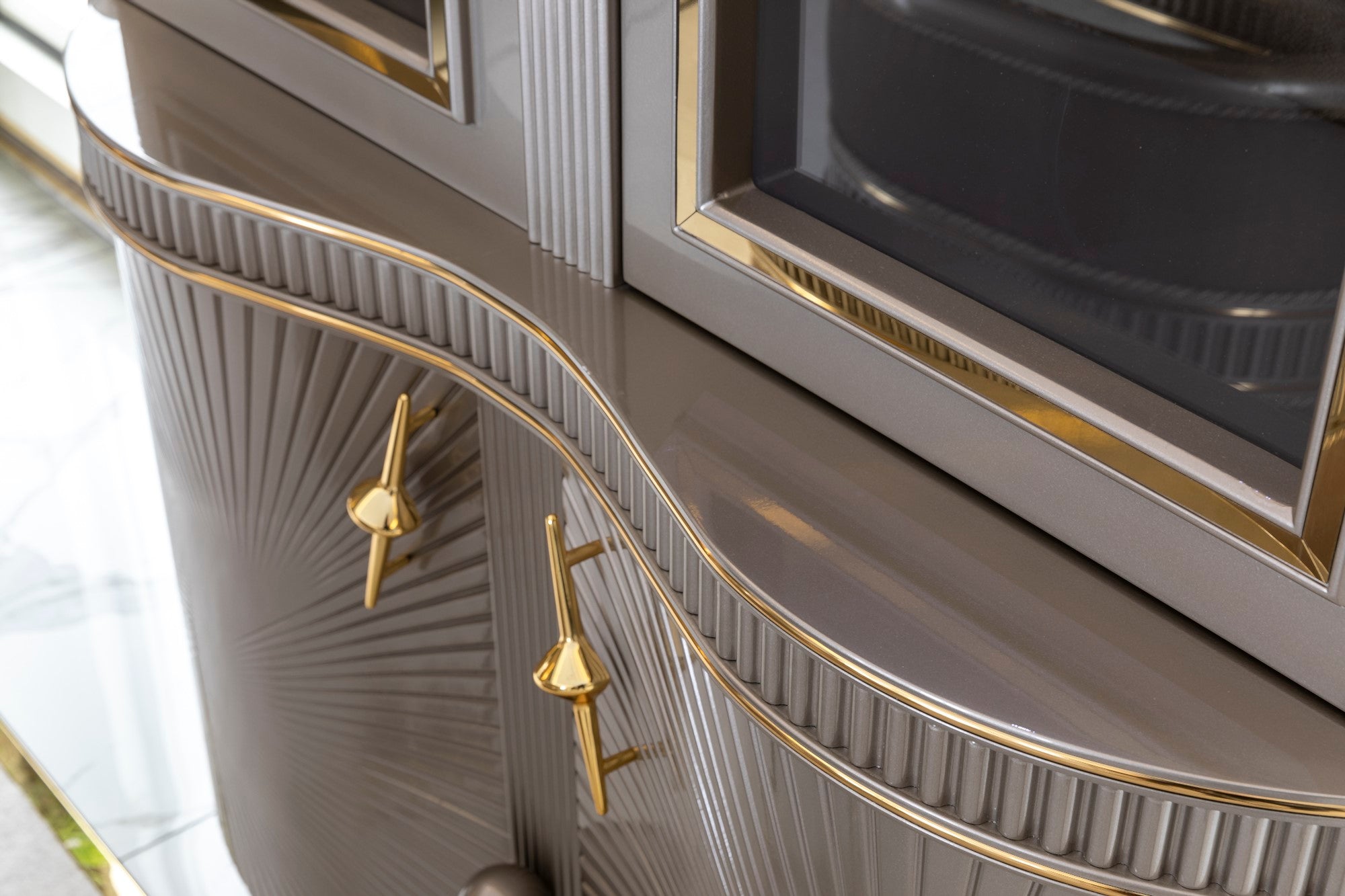 Bentley Diningroom Consol With Mirror