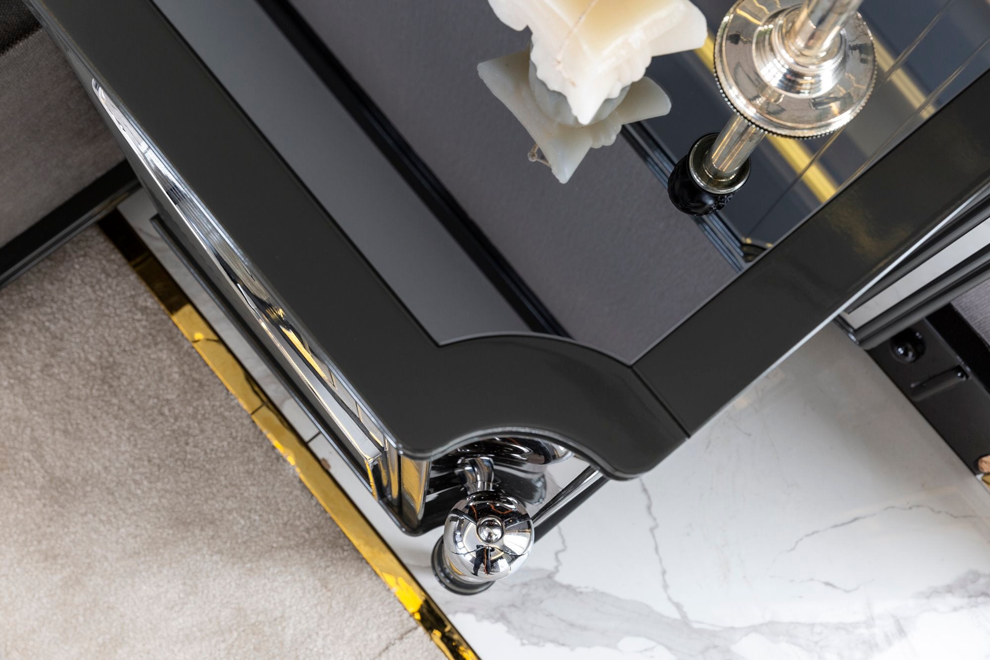 Prada Bedroom (Queen Storage Bed With Headboard & Dresser With Mirror & Pouf & 2 Nightstand With Back Panel & Bench)