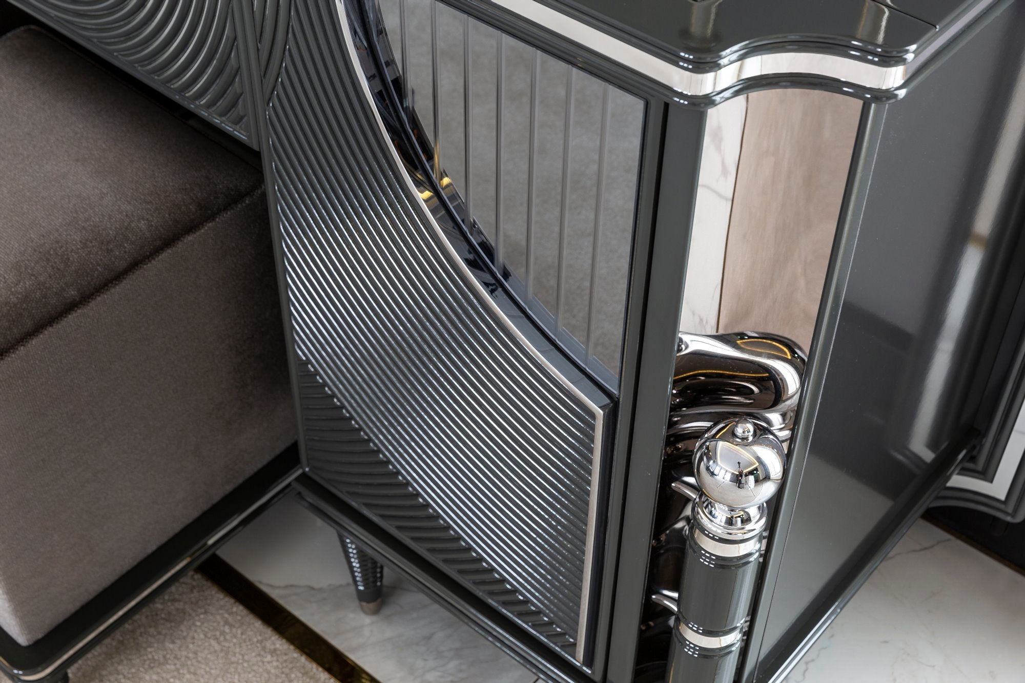 Prada Bedroom (Queen Storage Bed With Headboard & Dresser With Mirror & Pouf & 2 Nightstand With Back Panel & Bench)