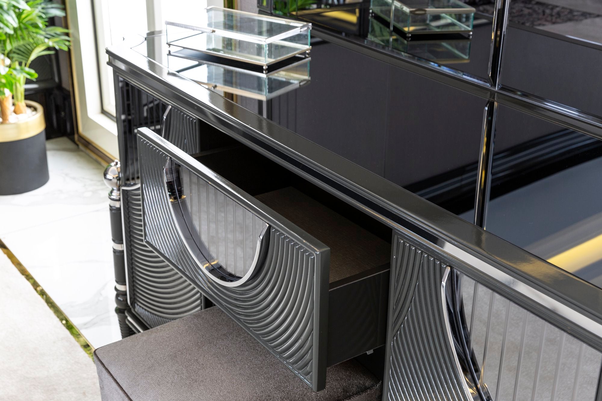 Prada Bedroom (Queen Storage Bed With Headboard & Dresser With Mirror & Pouf & 2 Nightstand With Back Panel & Bench)