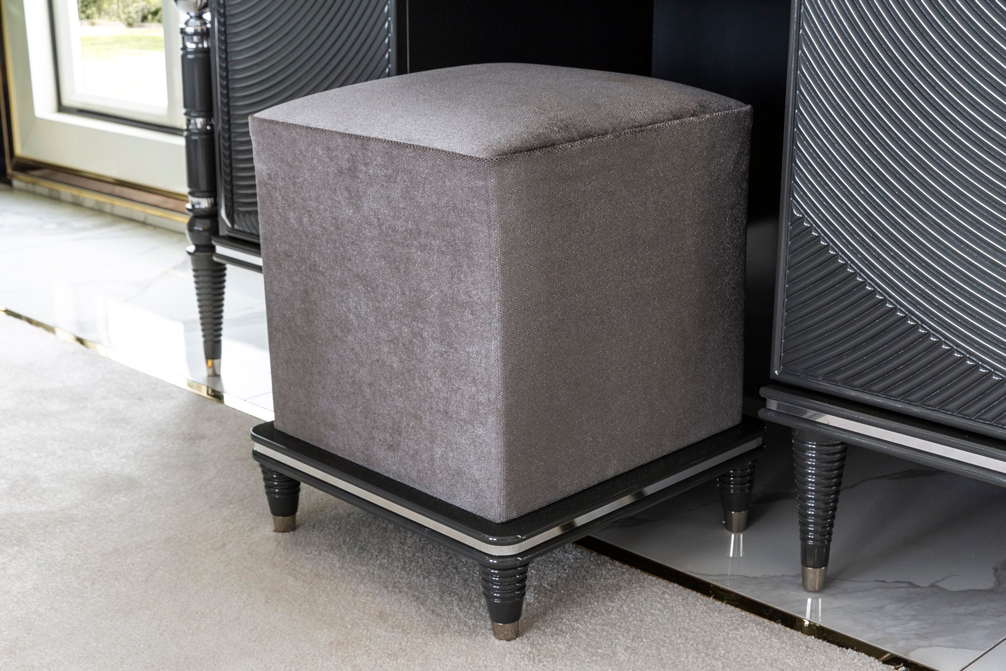 Prada Bedroom (Queen Storage Bed With Headboard & Dresser With Mirror & Pouf & 2 Nightstand With Back Panel & Bench)