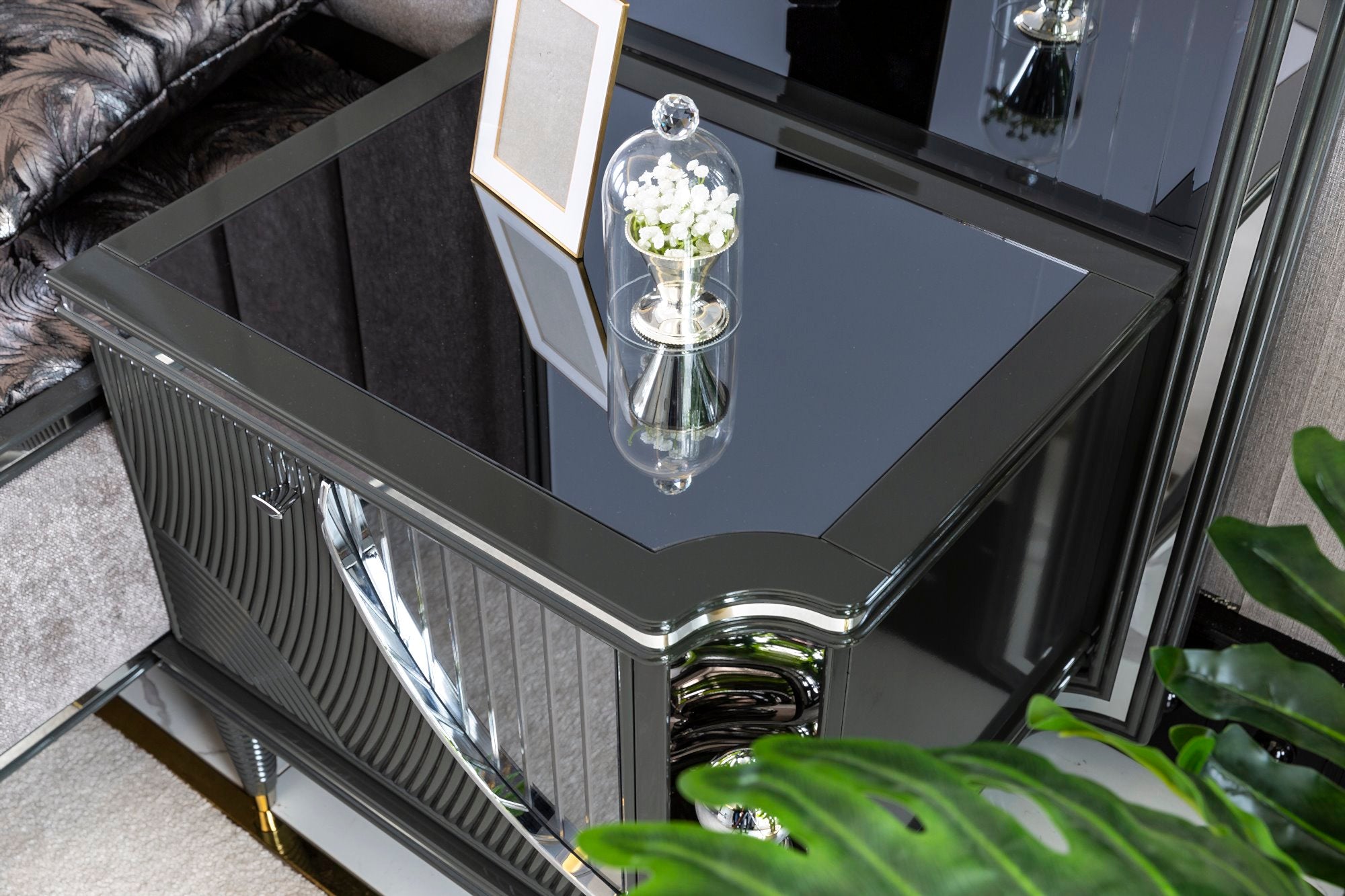 Prada Bedroom (Queen Storage Bed With Headboard & Dresser With Mirror & Pouf & 2 Nightstand With Back Panel & Bench)