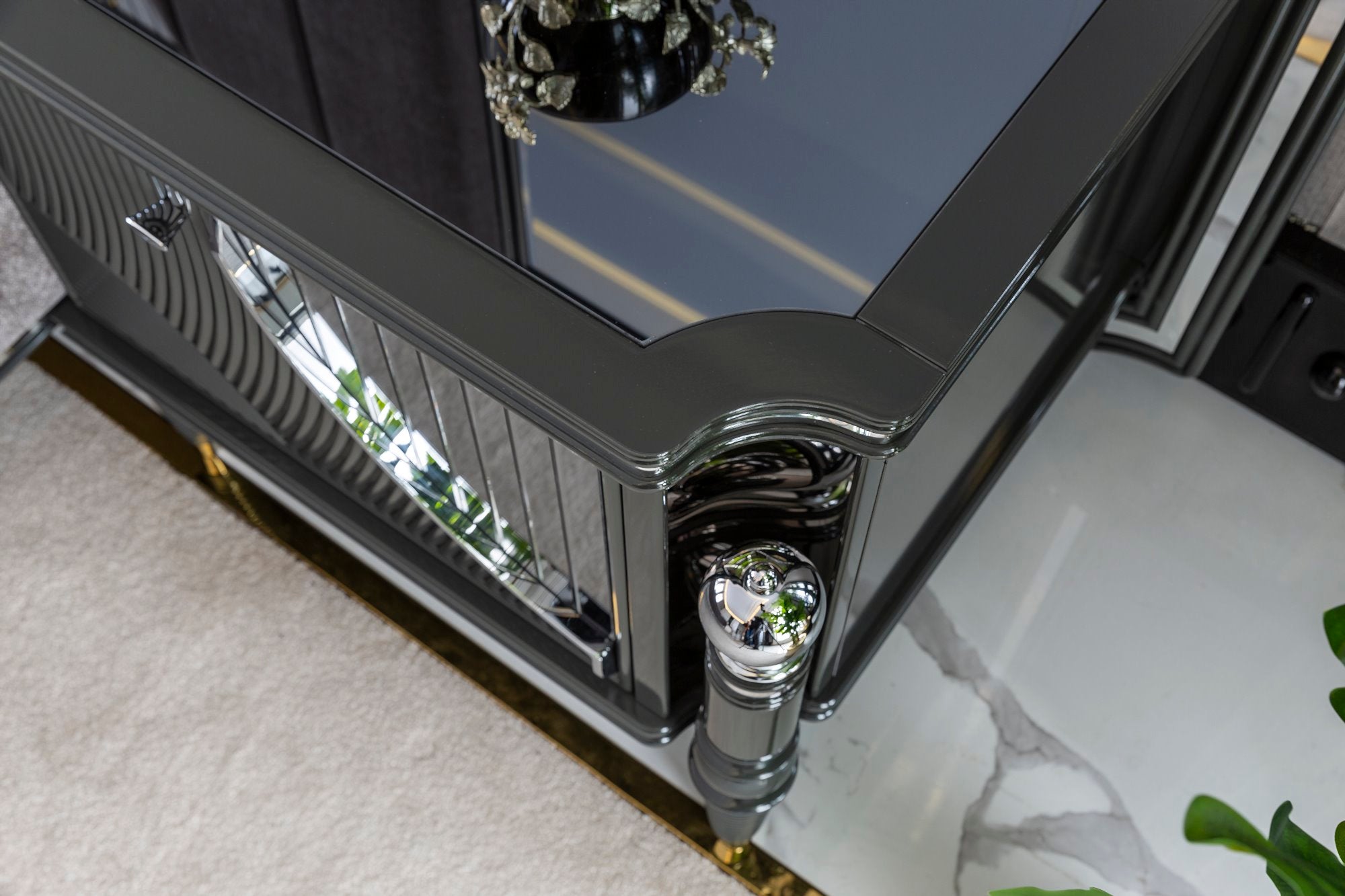 Prada Bedroom (Queen Storage Bed With Headboard & Dresser With Mirror & Pouf & 2 Nightstand With Back Panel & Bench)