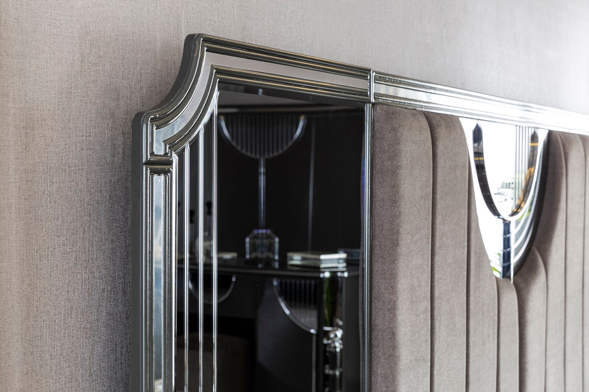 Prada Bedroom (Queen Storage Bed With Headboard & Dresser With Mirror & Pouf & 2 Nightstand With Back Panel & Bench)