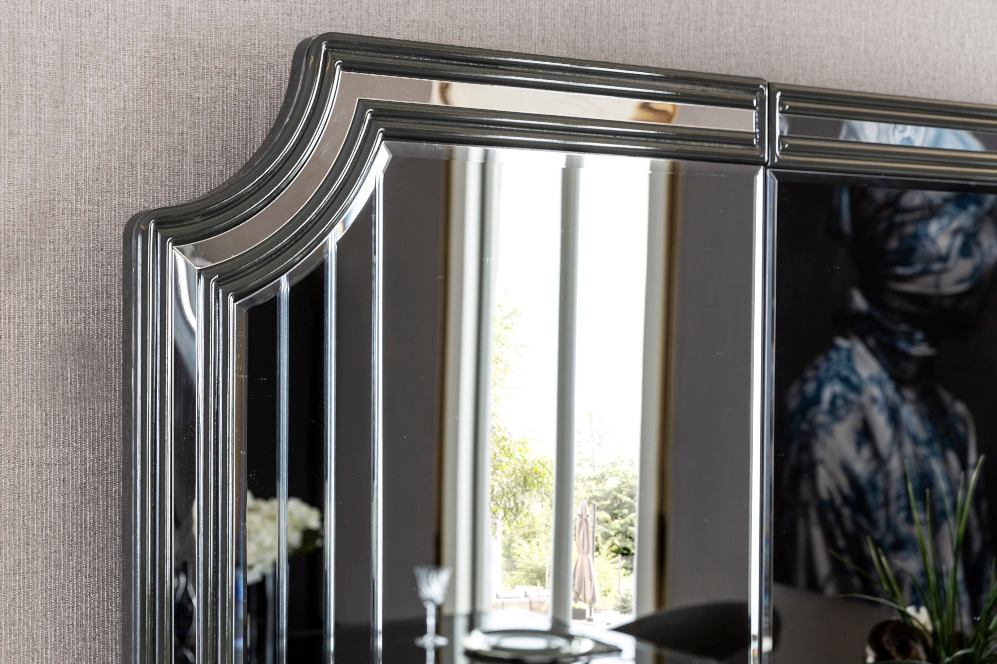 Prada Diningroom Set (Table & 6 Chair & Console With Mirror)