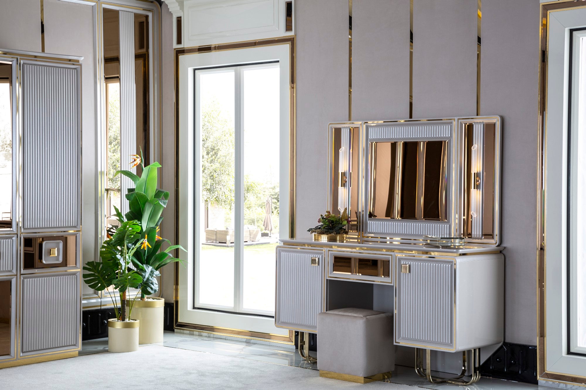 Barcelona Bedroom (Queen Storage Bed With Headboard & Dresser With Mirror & Pouf & 2 Nightstand With Back Panel & Bench)