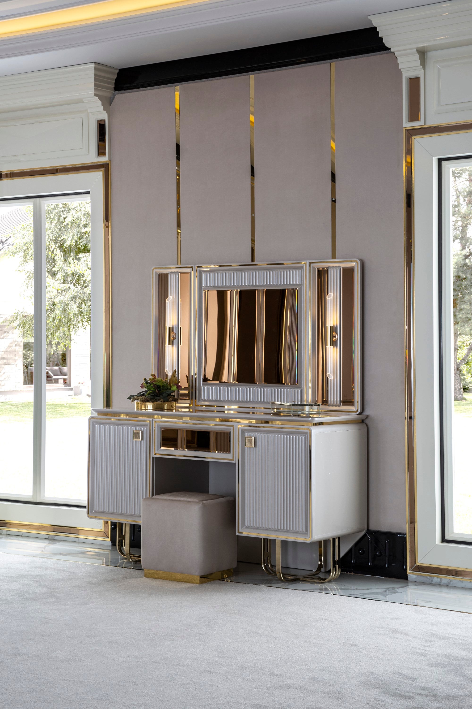 Barcelona Bedroom (Queen Storage Bed With Headboard & Dresser With Mirror & Pouf & 2 Nightstand With Back Panel & Bench)