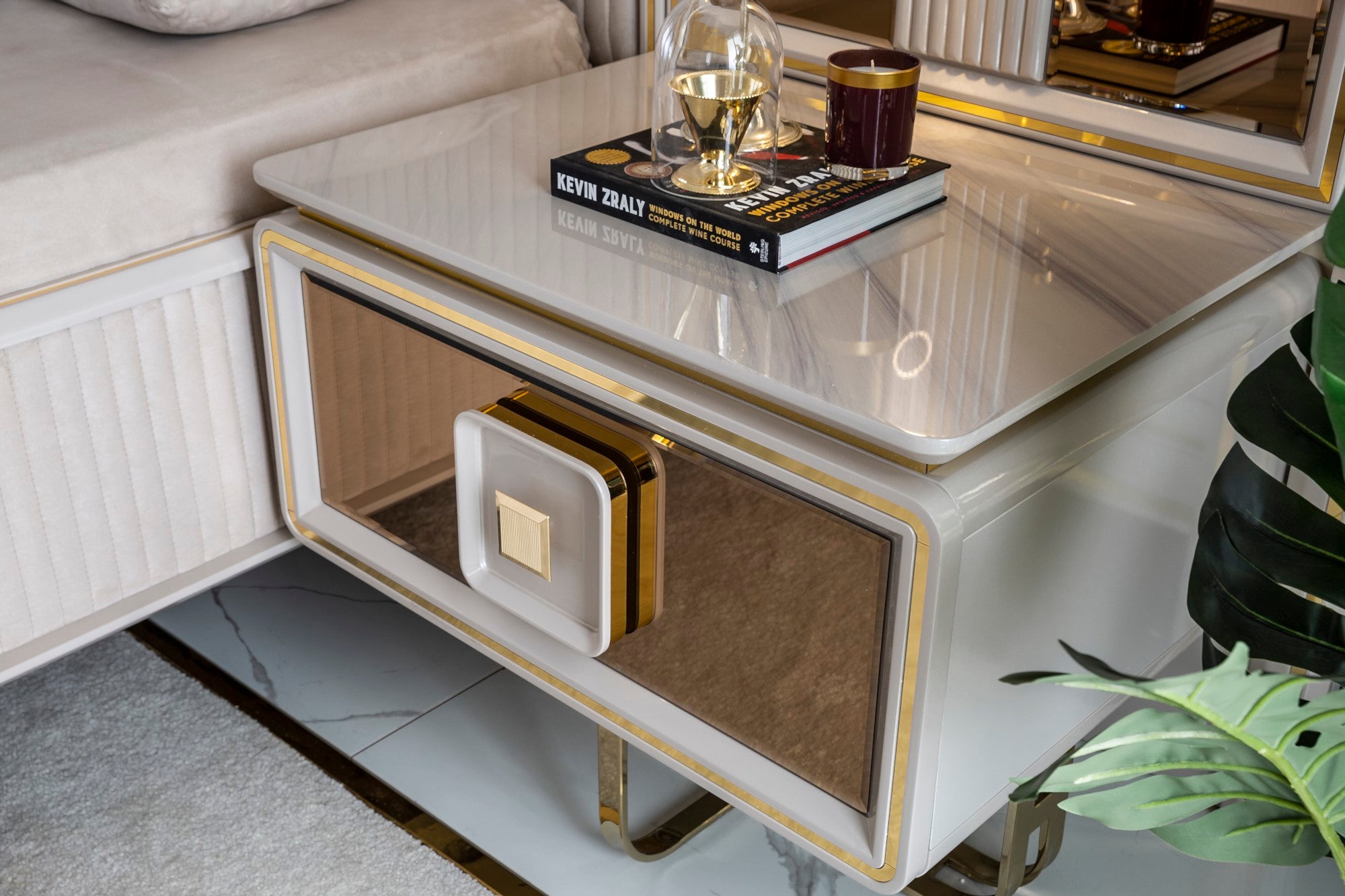 Barcelona Bedroom (Queen Storage Bed With Headboard & Dresser With Mirror & Pouf & 2 Nightstand With Back Panel & Bench)