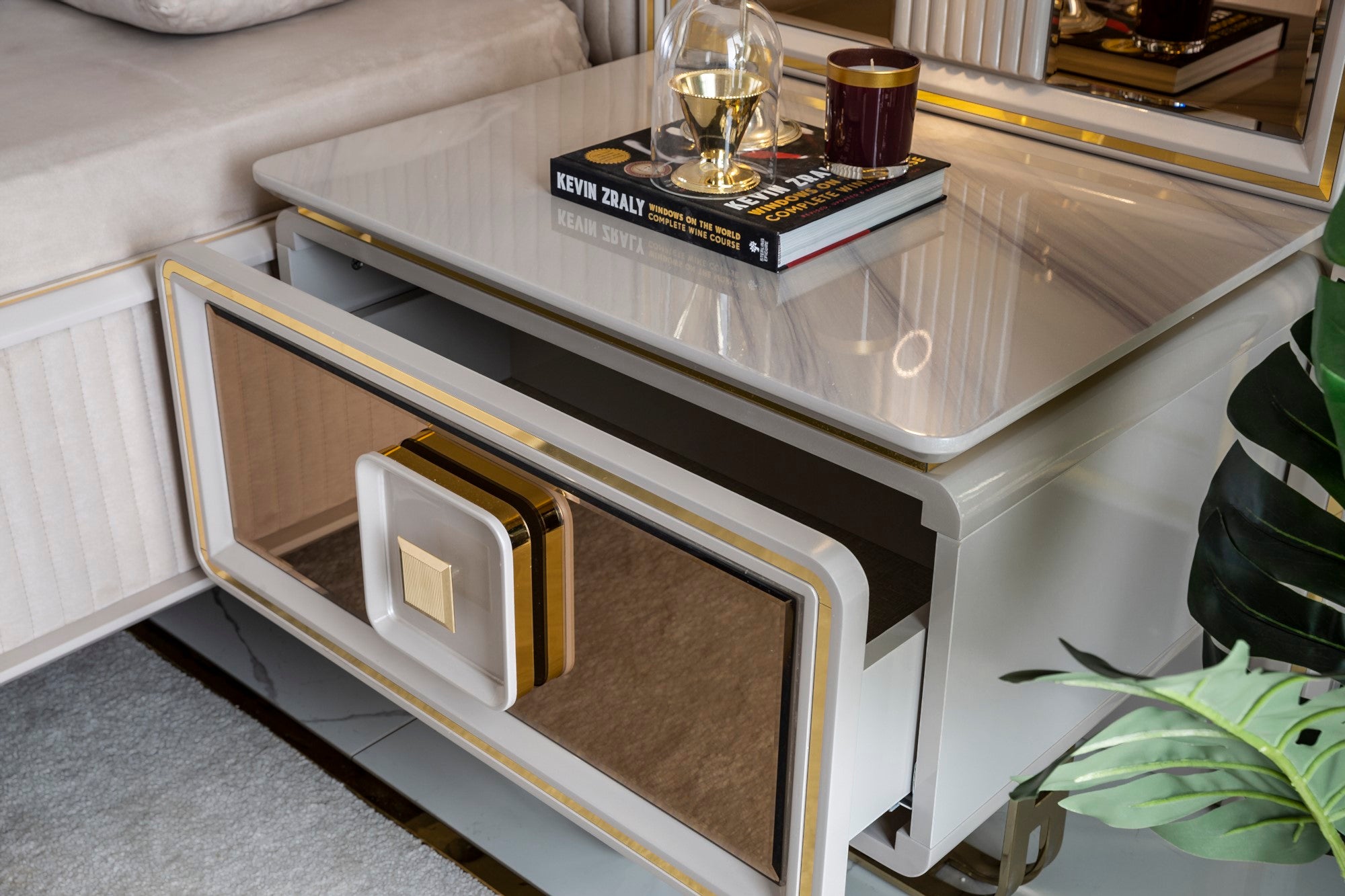 Barcelona Bedroom (Queen Storage Bed With Headboard & Dresser With Mirror & Pouf & 2 Nightstand With Back Panel & Bench)