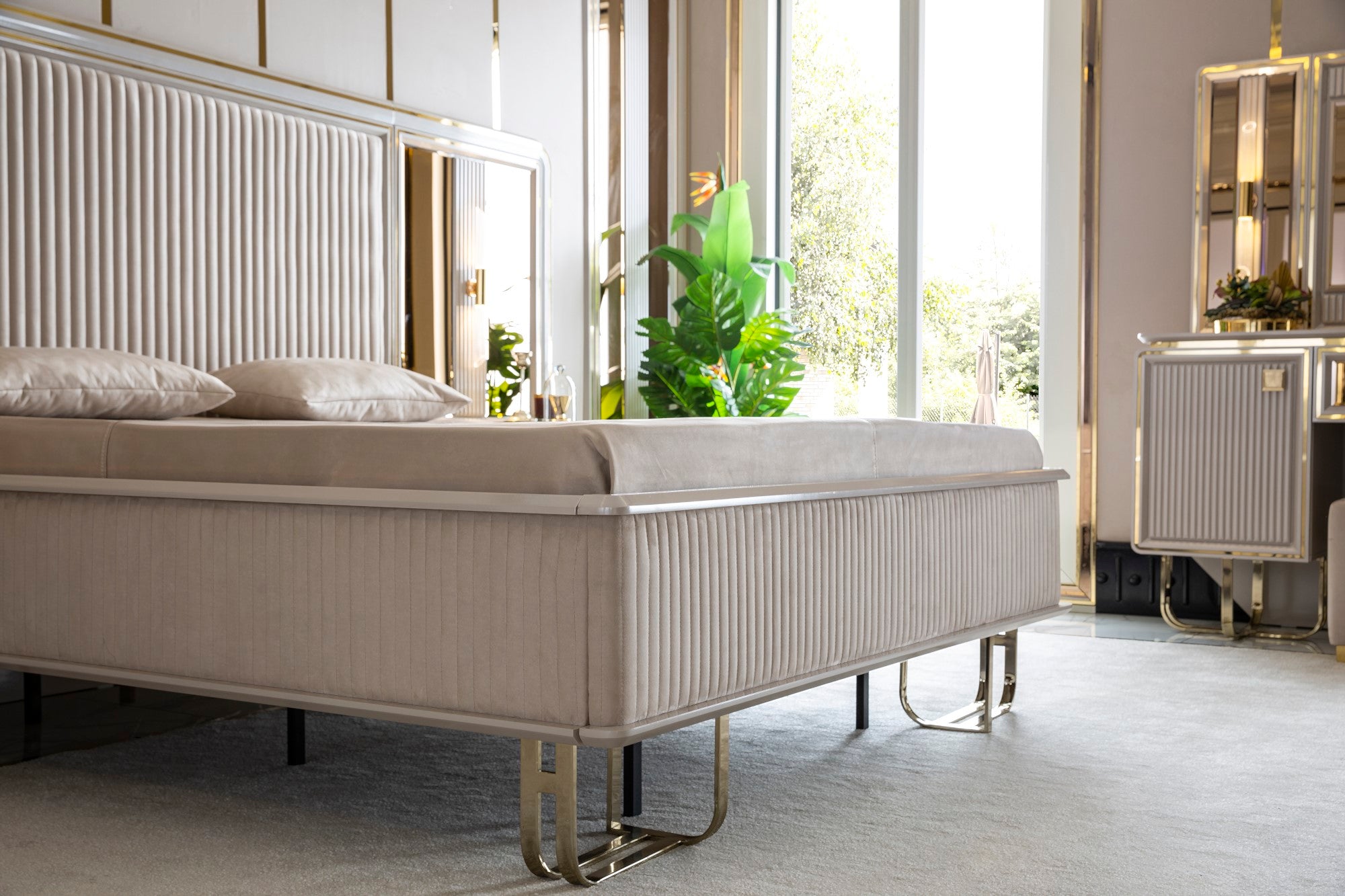 Barcelona Bedroom (Queen Storage Bed With Headboard & Dresser With Mirror & Pouf & 2 Nightstand With Back Panel & Bench)