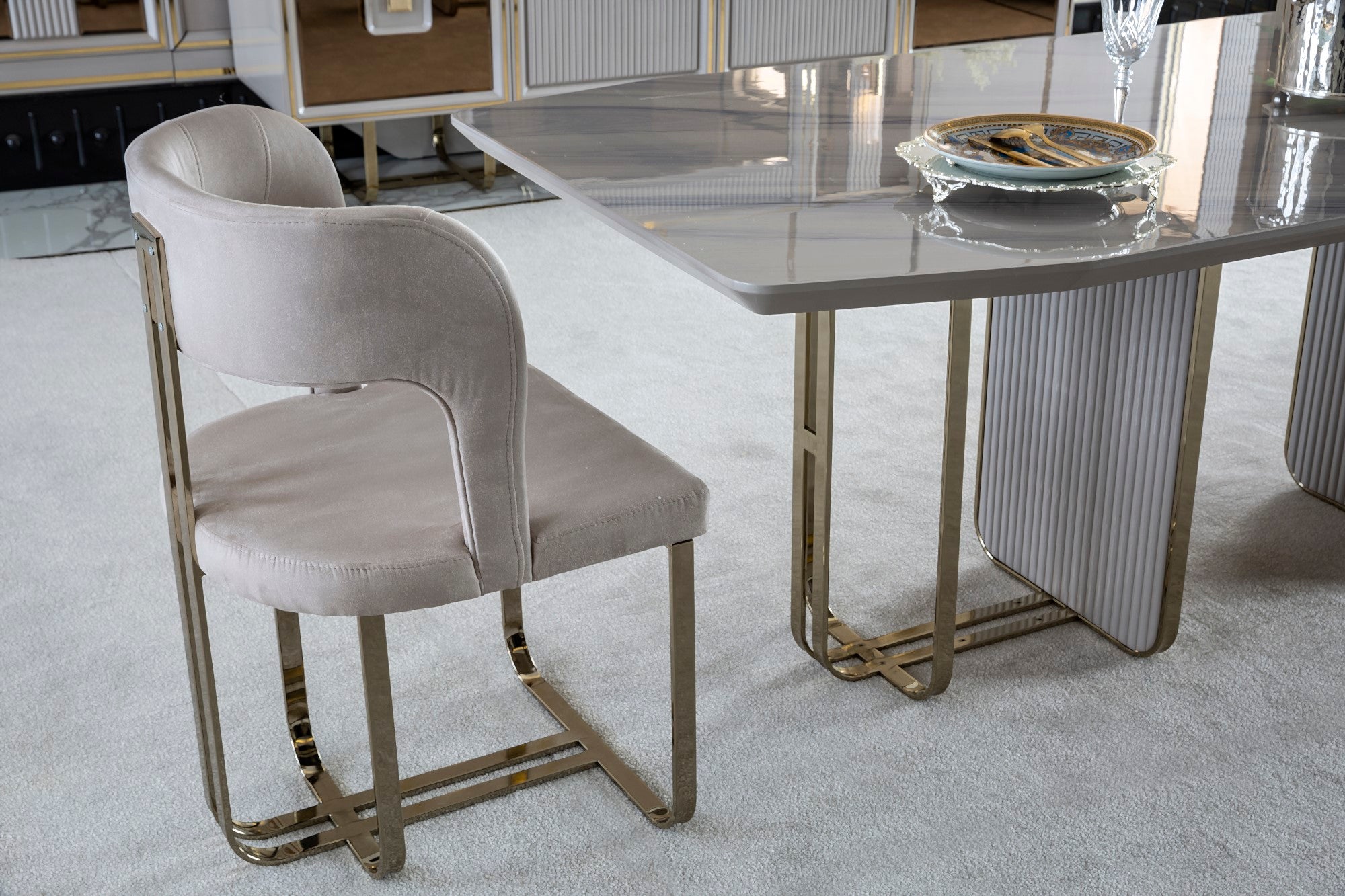 Barcelona Diningroom Set (Table & 6 Chair & Console With Mirror)