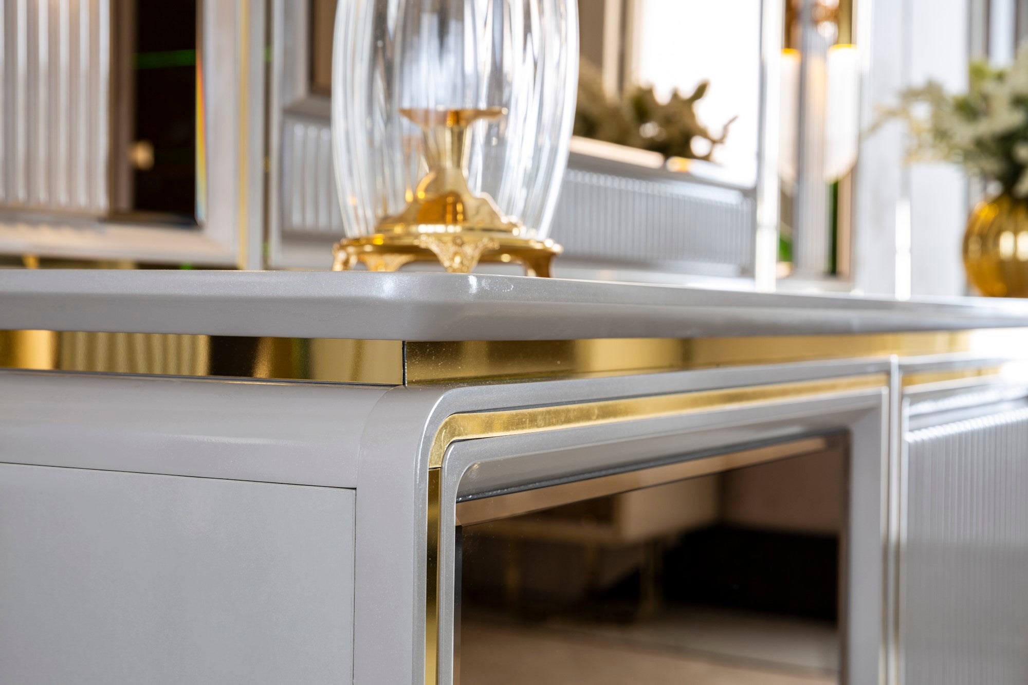 Barcelona Diningroom Set (Table & 6 Chair & Console With Mirror)