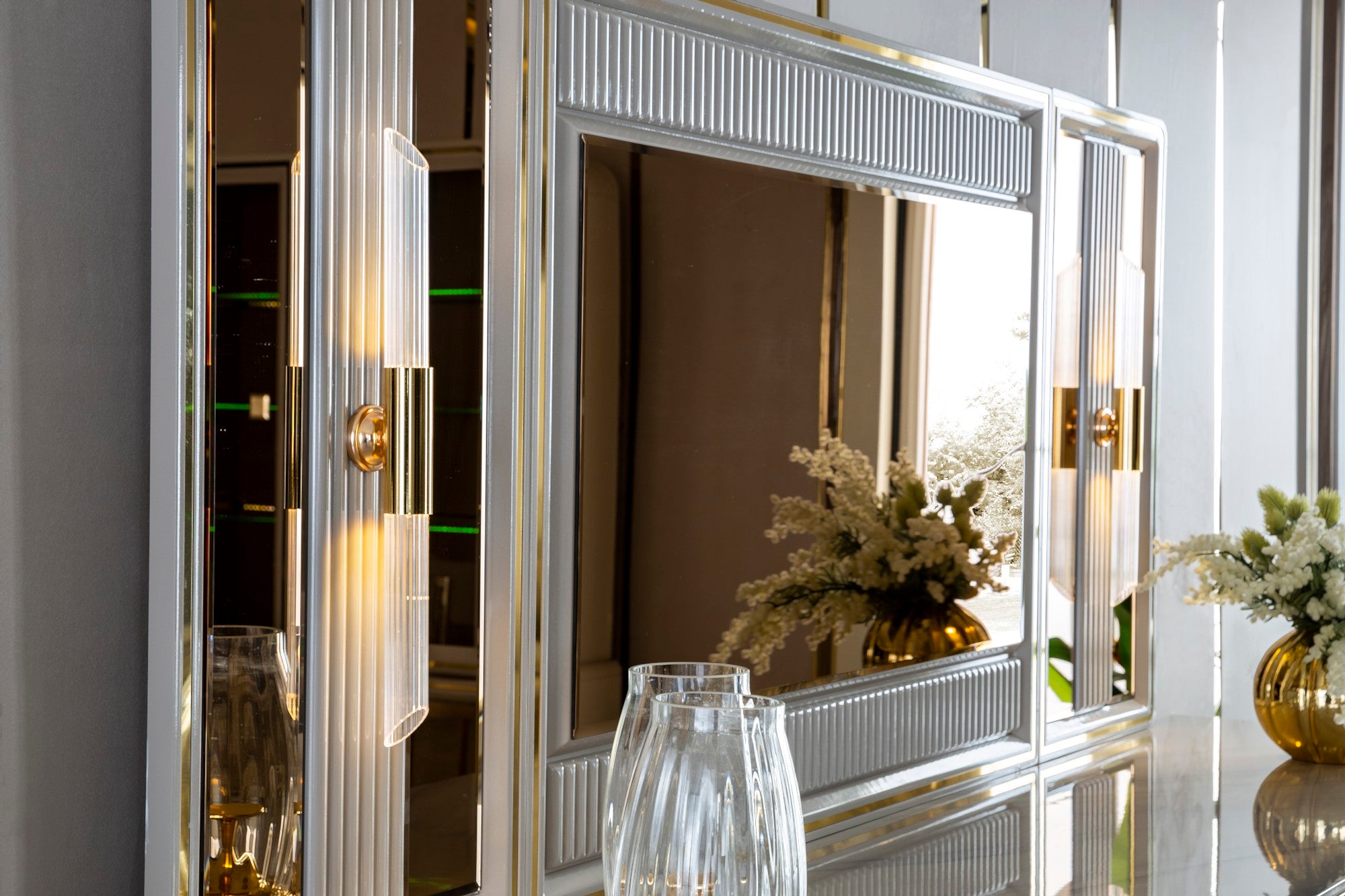 Barcelona Diningroom Set (Table & 6 Chair & Console With Mirror)