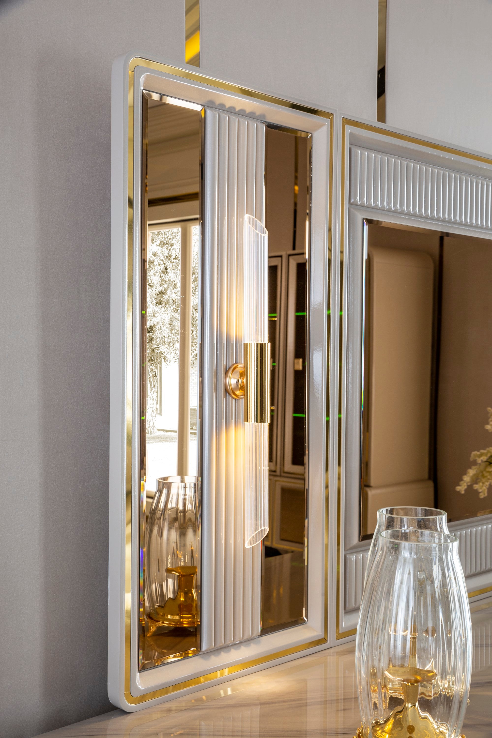 Barcelona Diningroom Set (Table & 6 Chair & Console With Mirror)