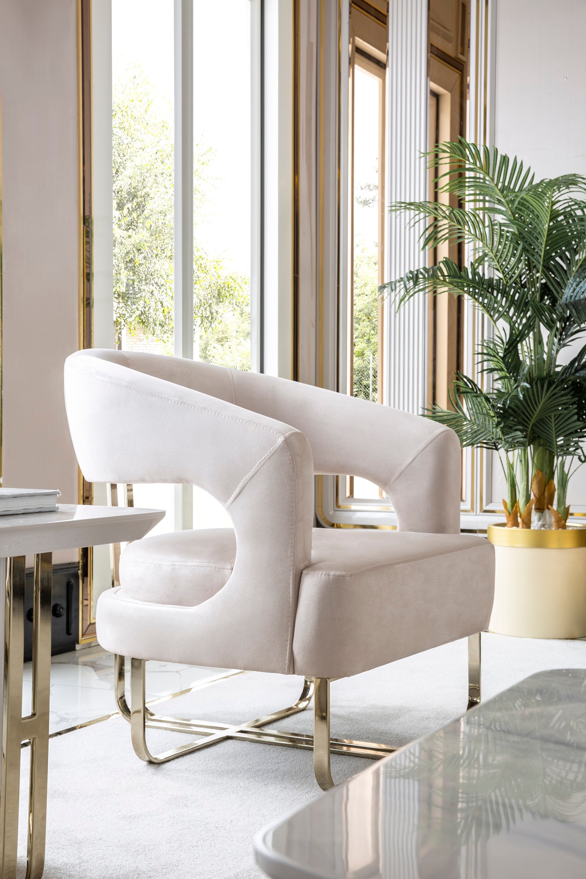 Barcelona Stationary Livingroom Set (1 Closed Sofa & 1 Mirrored & 2 Chair)