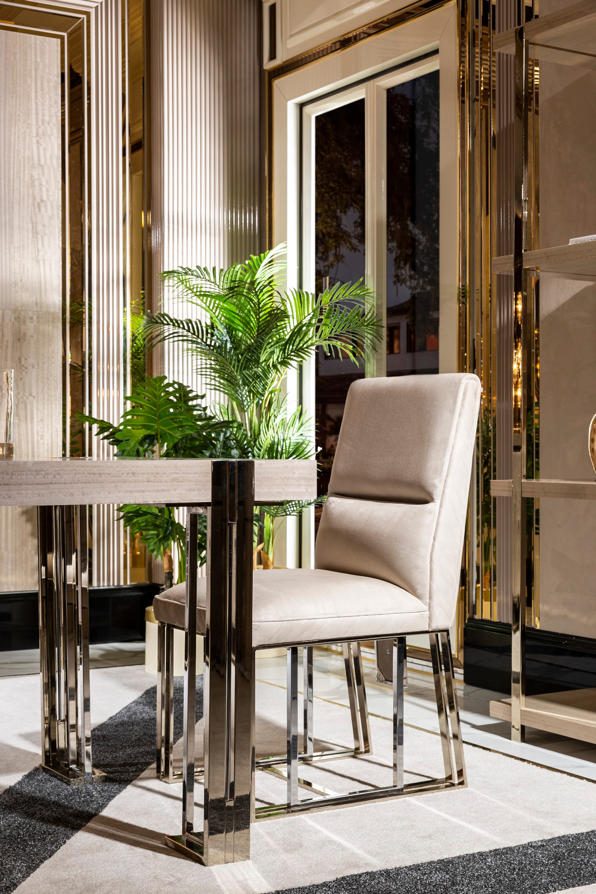 Vegas Diningroom Set (Table & 6 Chair & Console With Mirror)