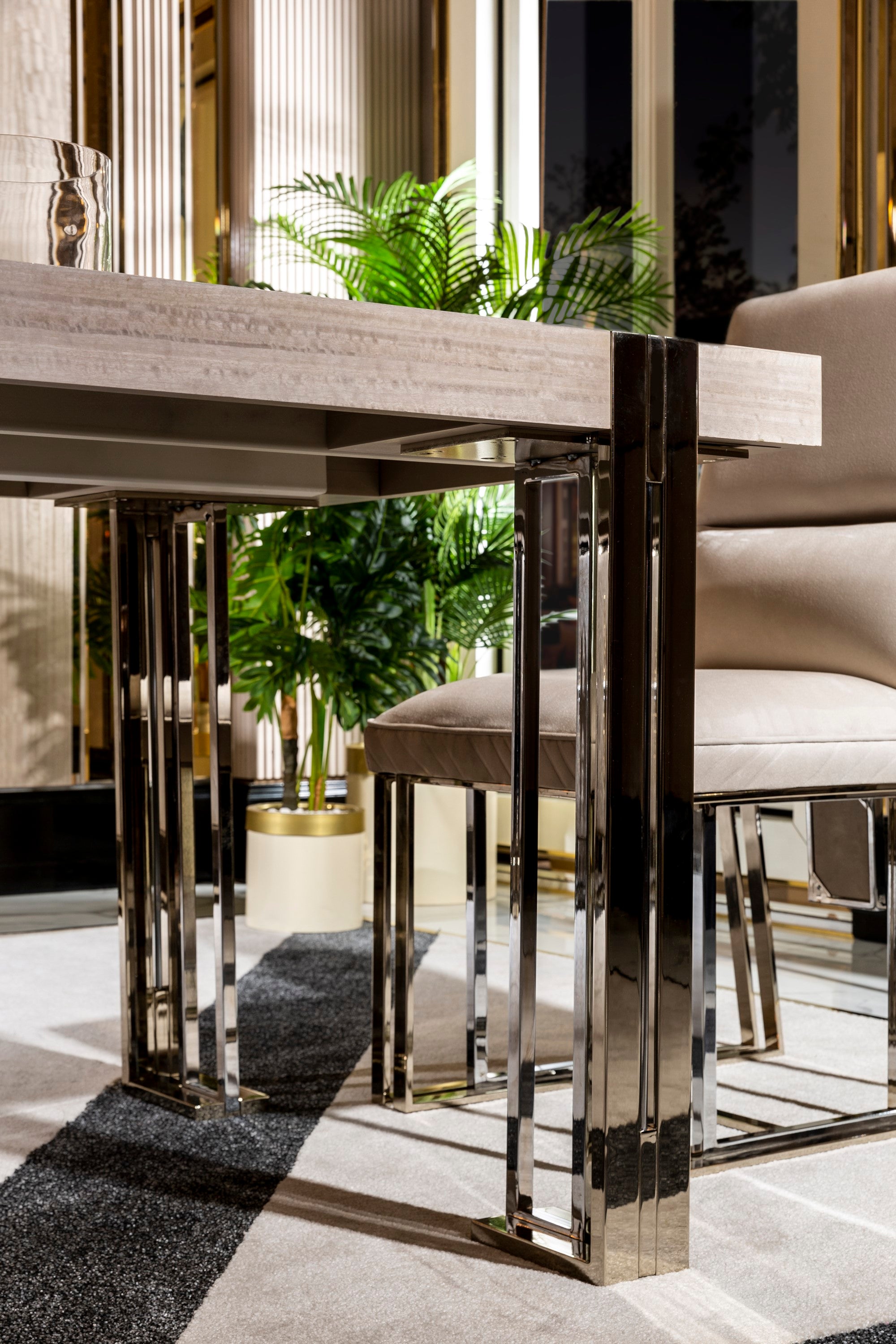 Vegas Diningroom Set (Table & 6 Chair & Console With Mirror)