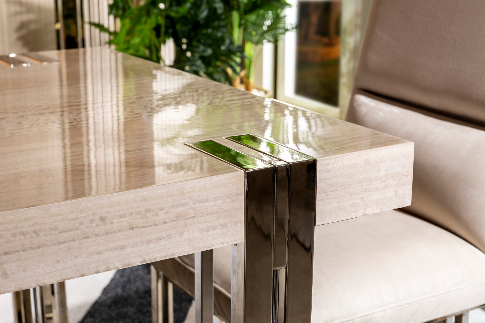 Vegas Diningroom Set (Table & 6 Chair & Console With Mirror)