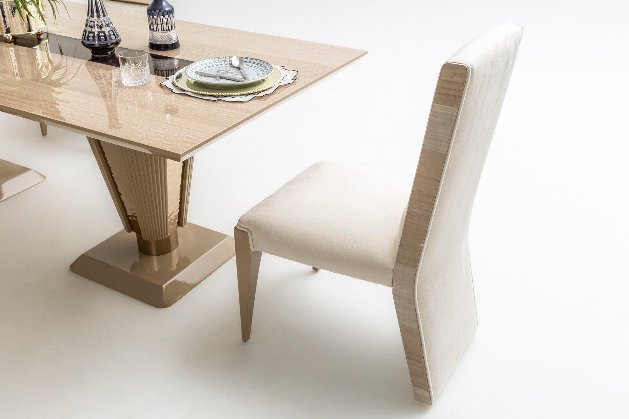 Keops Diningroom Set (Table & 6 Chair & Console With Mirror)