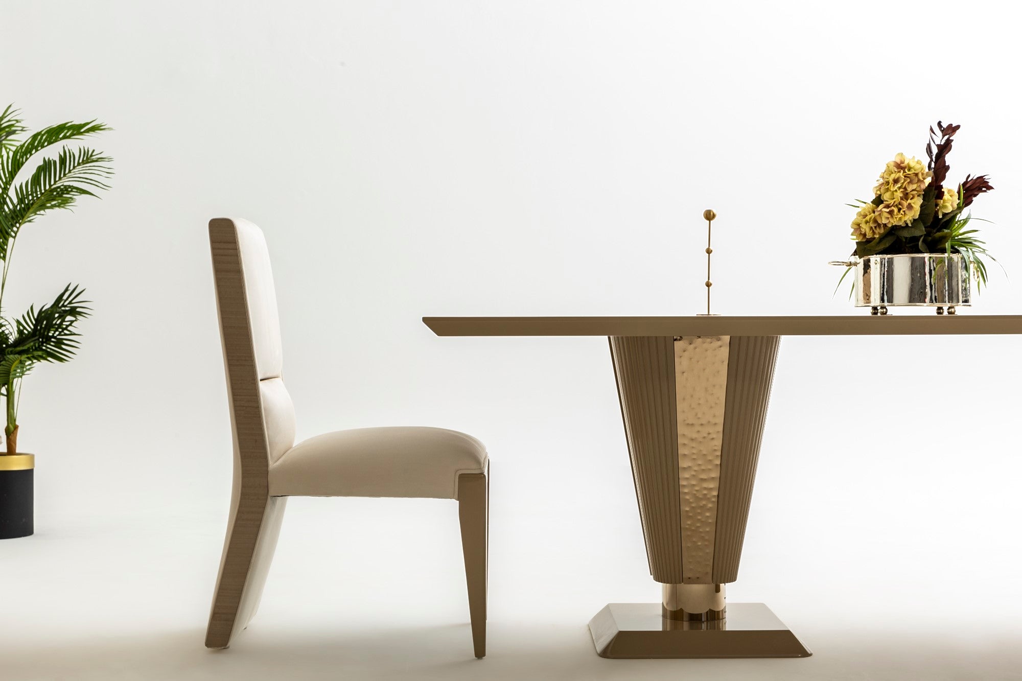 Keops Diningroom Set (Table & 6 Chair & Console With Mirror)