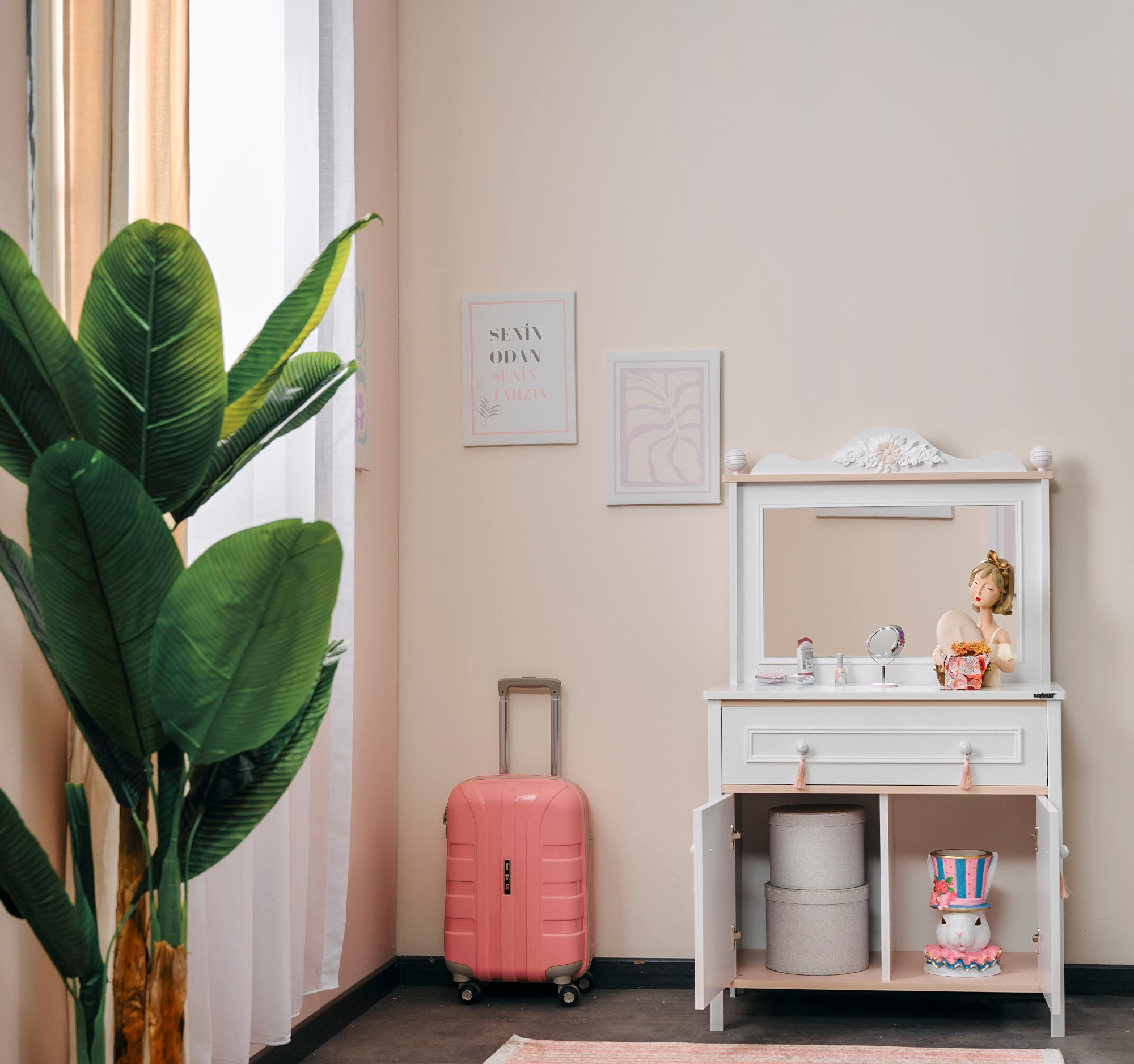 Alya Chiffonier With Mirror