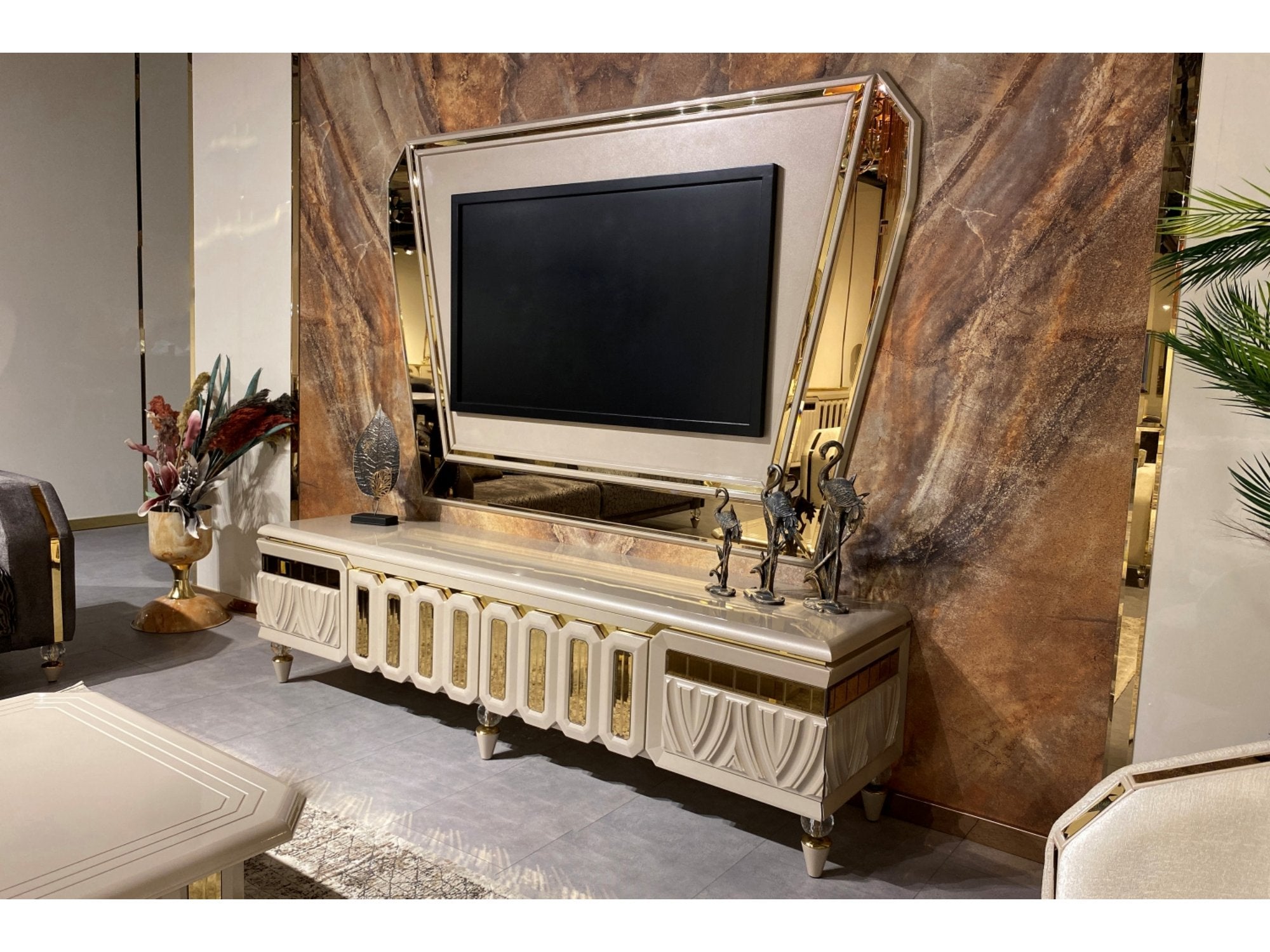 Berlin Diningroom Set (Table & 6 Chair & Console With Mirror)
