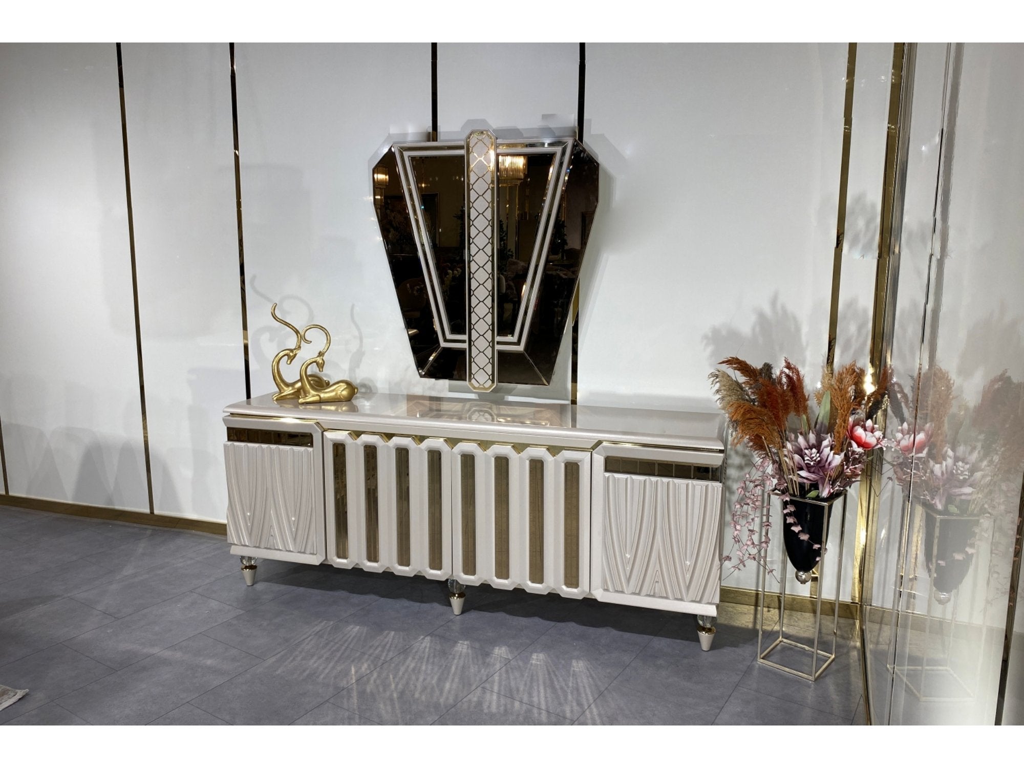 Berlin Diningroom Set (Table & 6 Chair & Console With Mirror)
