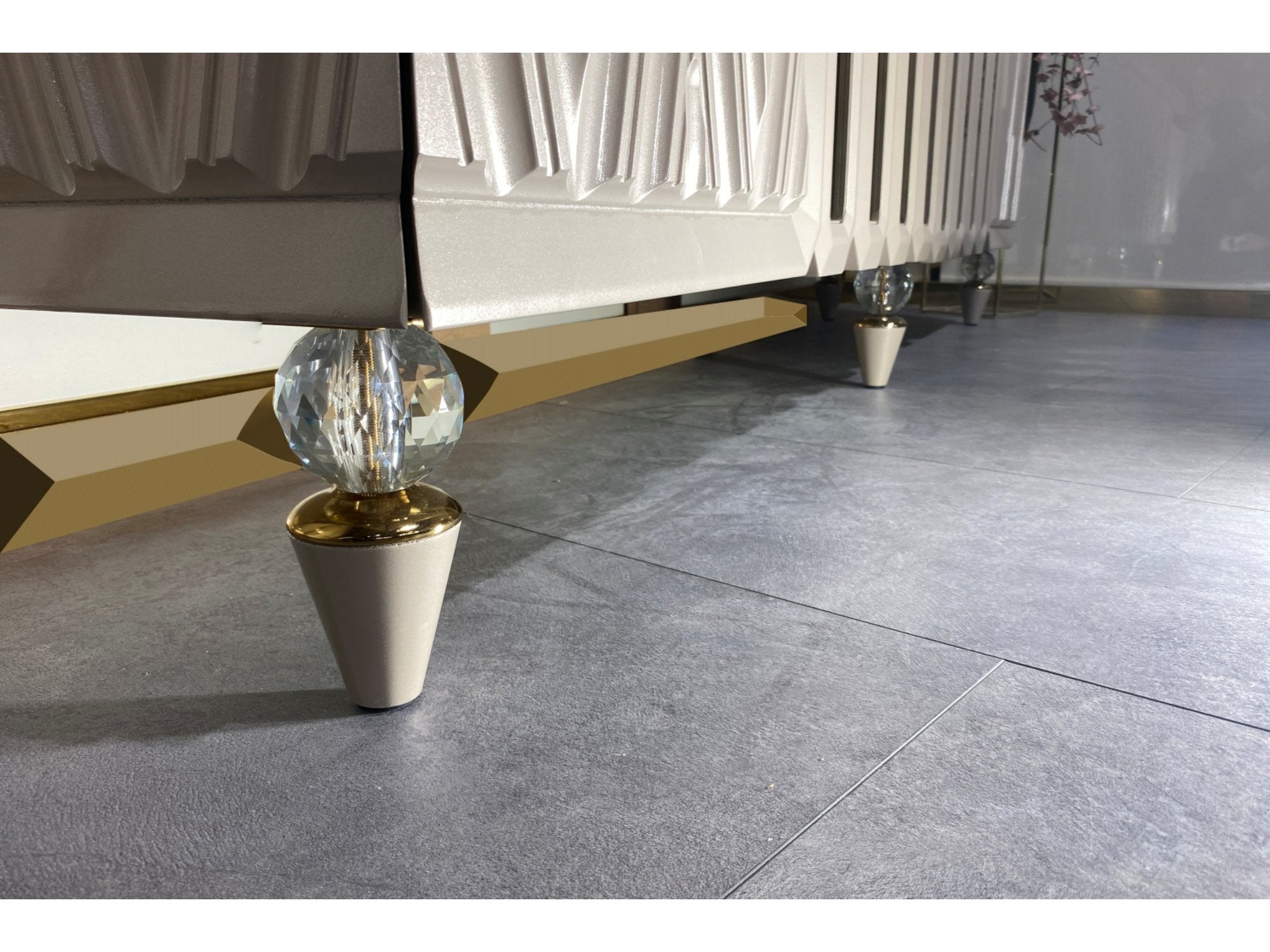 Berlin Diningroom Set (Table & 6 Chair & Console With Mirror)