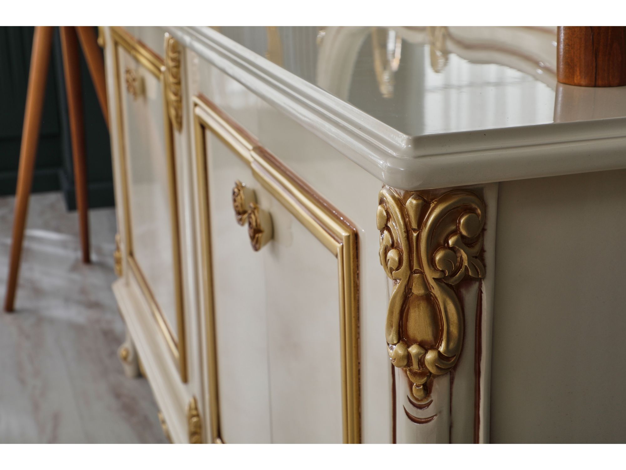 Buse Diningroom Consol With Mirror Cream
