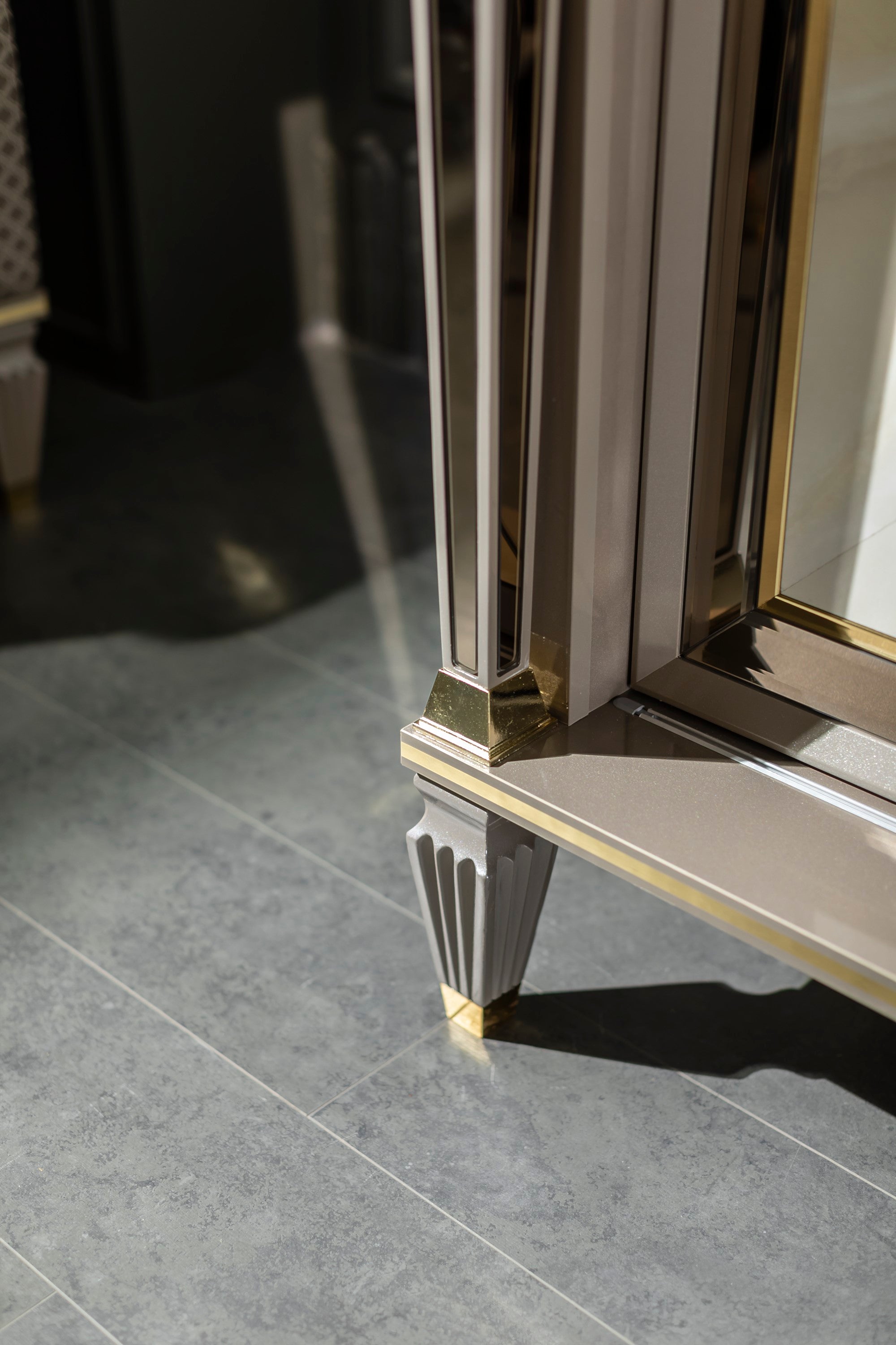 Istanbul Dresser With Mirror & Ottoman