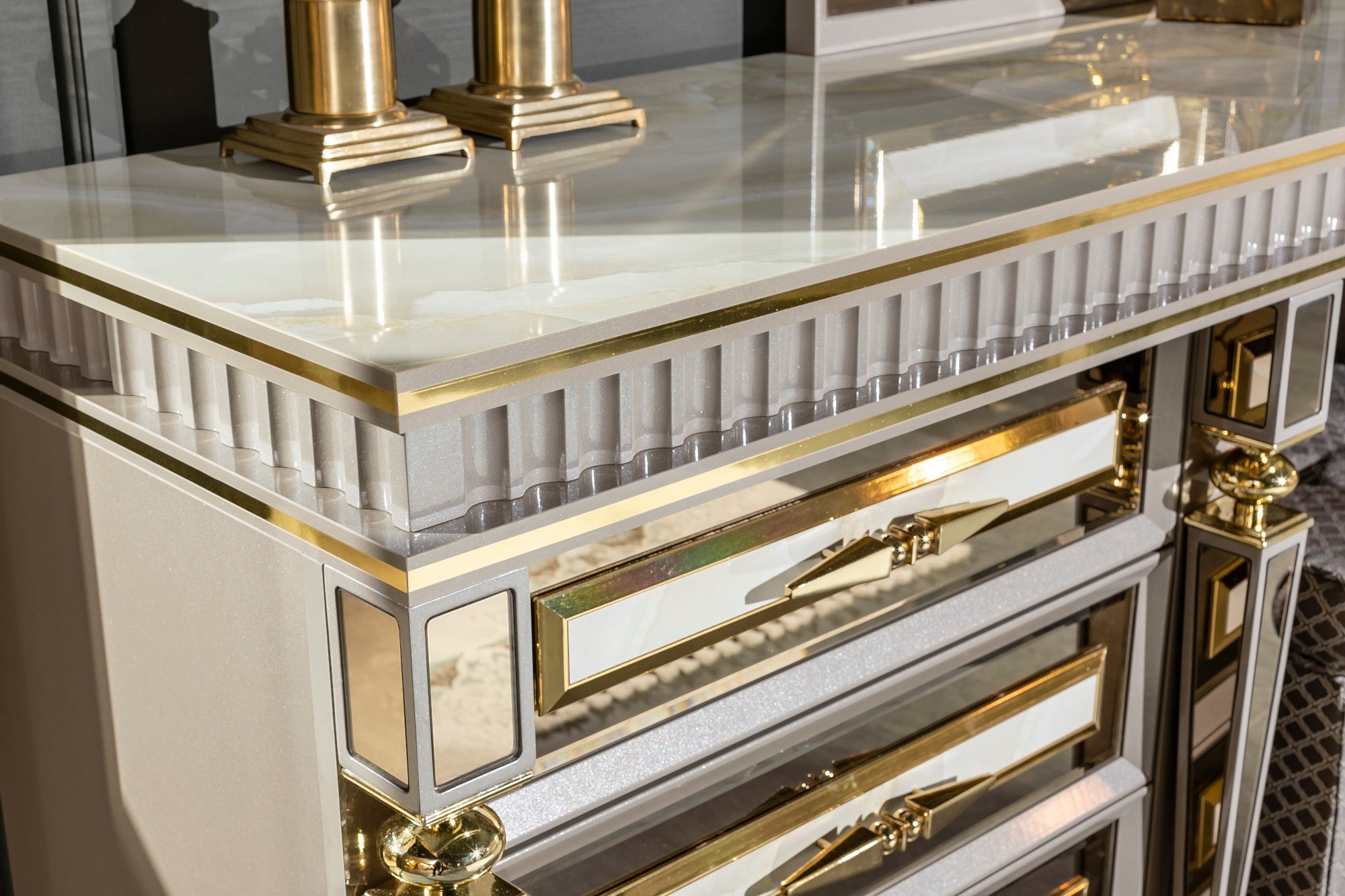 Istanbul Bedroom (Queen Storage Bed With Headboard & Dresser With Mirror & Pouf & 2 Nightstand With Back Panel & Bench)