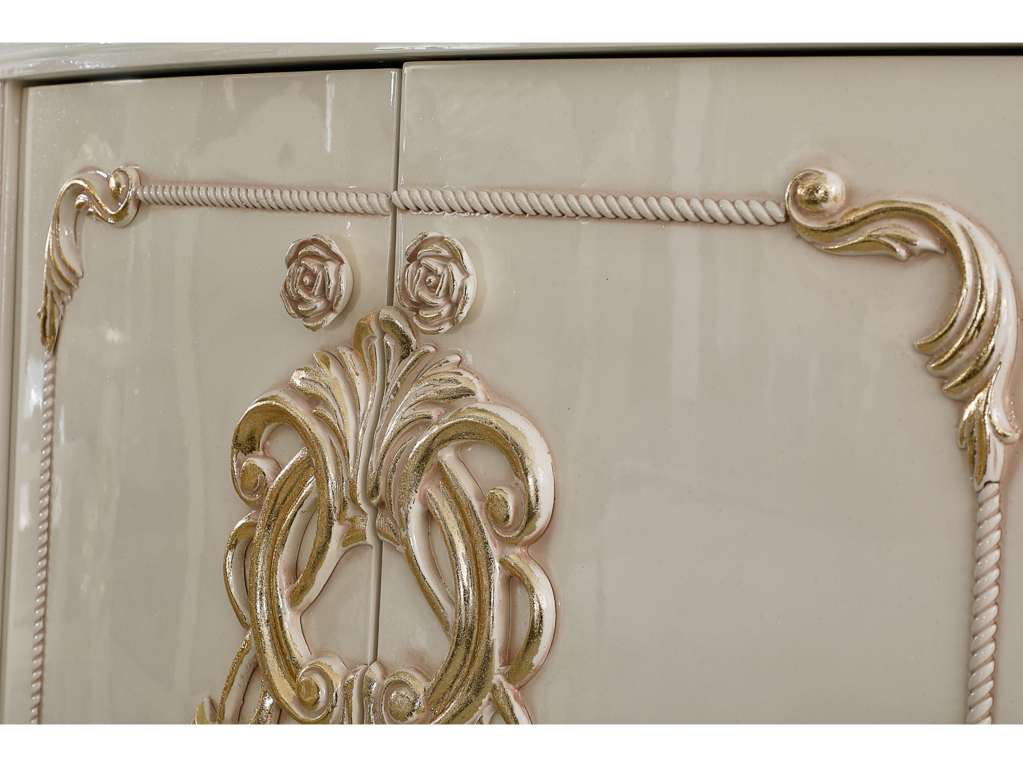 Kelebek Diningroom Consol With Mirror