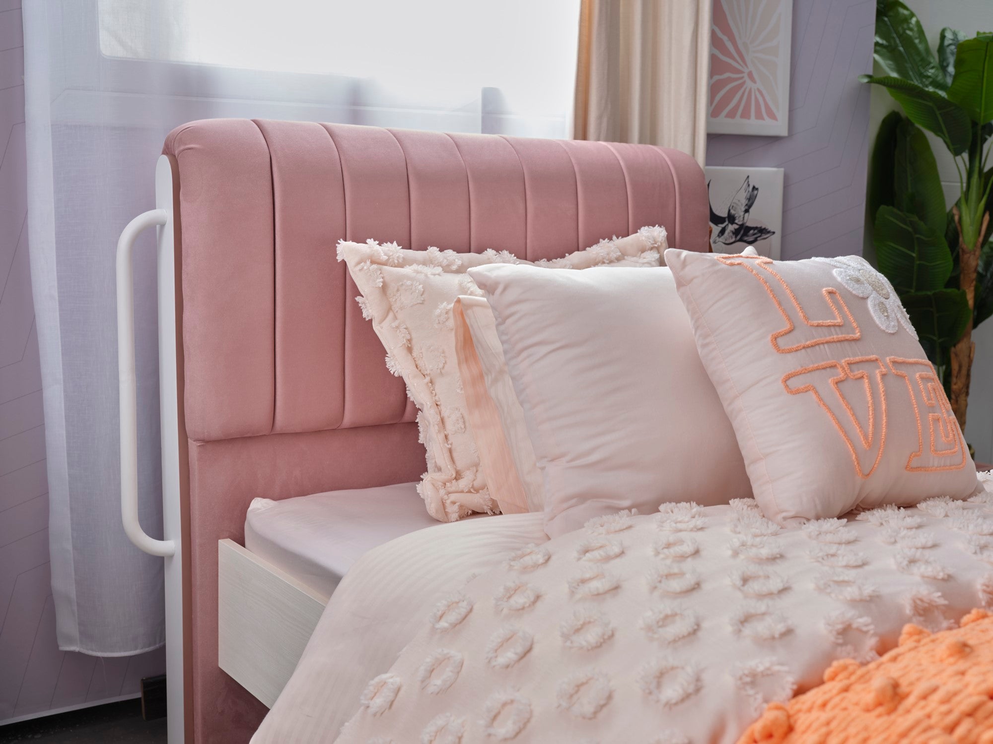 Linda Kids Room Set (Twin Bed & Study Desk & Nightstand)