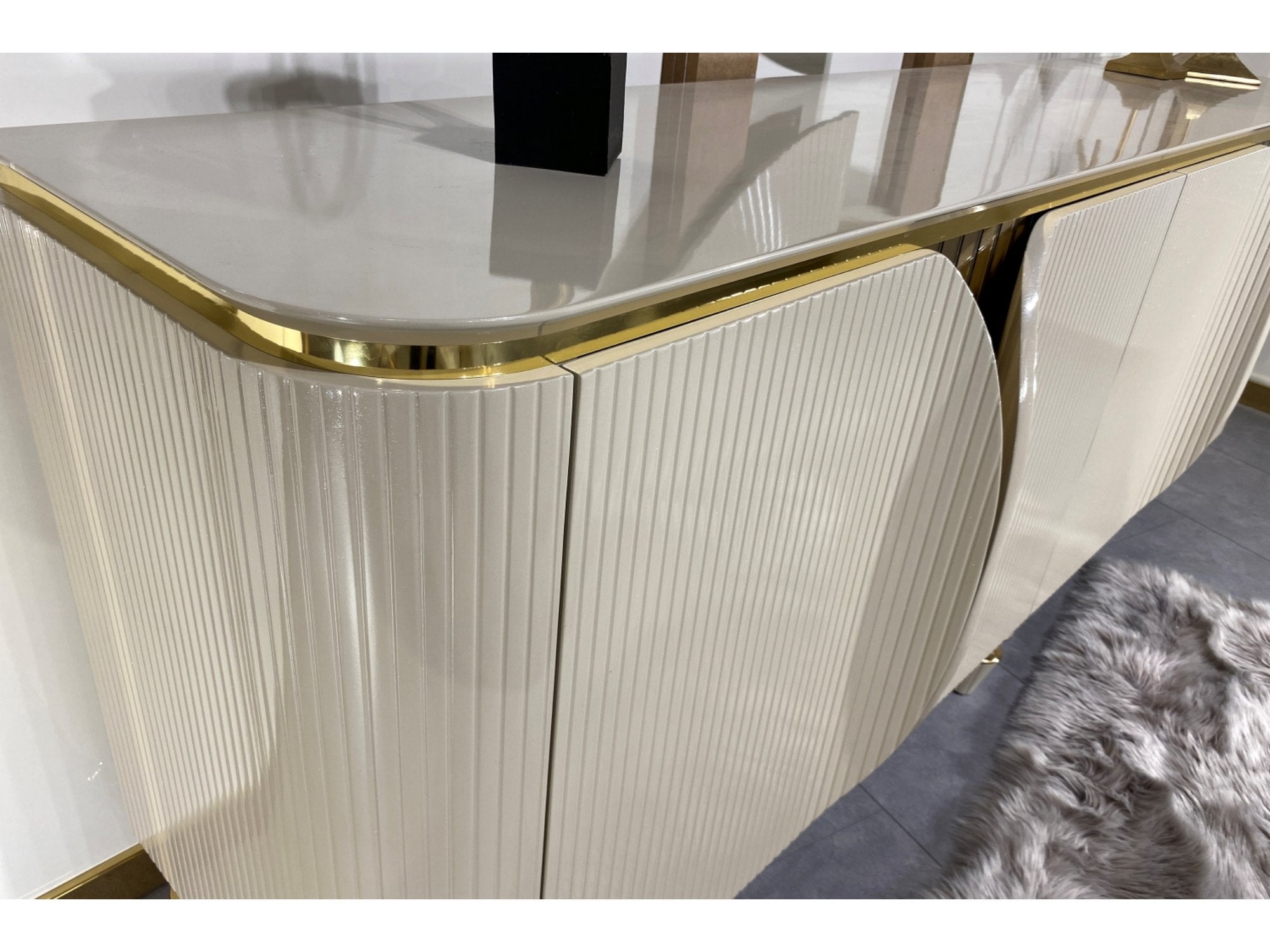 Lizbon Diningroom Set (Consol With Mirror & Dining Table & 6 Dining Chair)