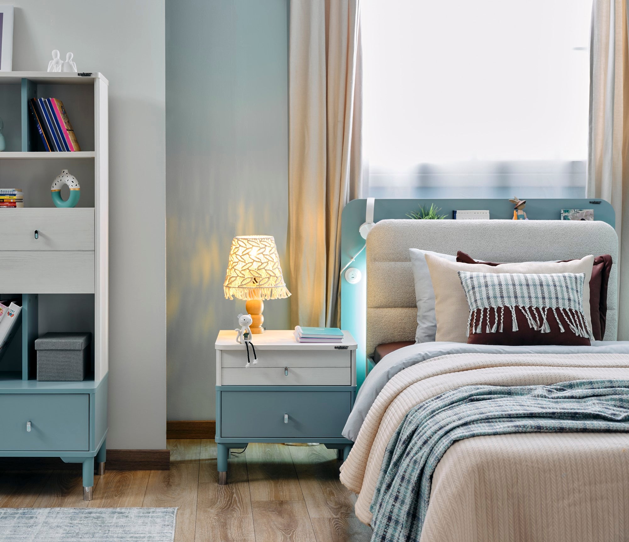 Marin Kids Room Set (Twin Bed & Study Desk & Nightstand)