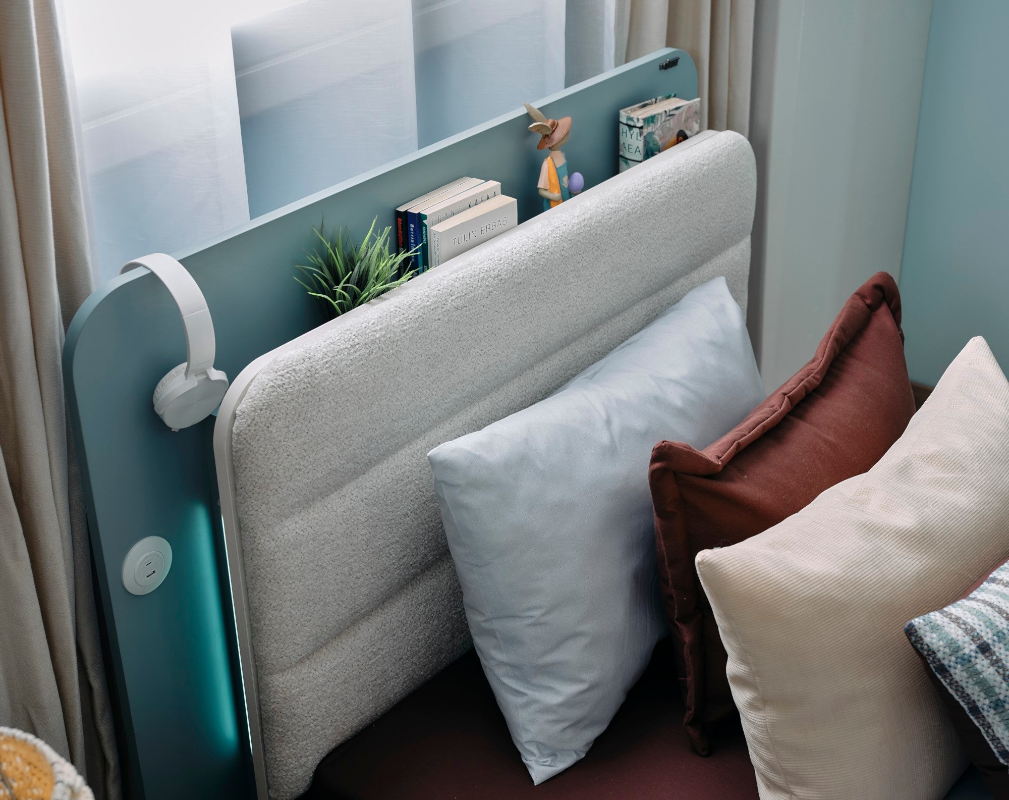 Marin Twin Bed With Headboard