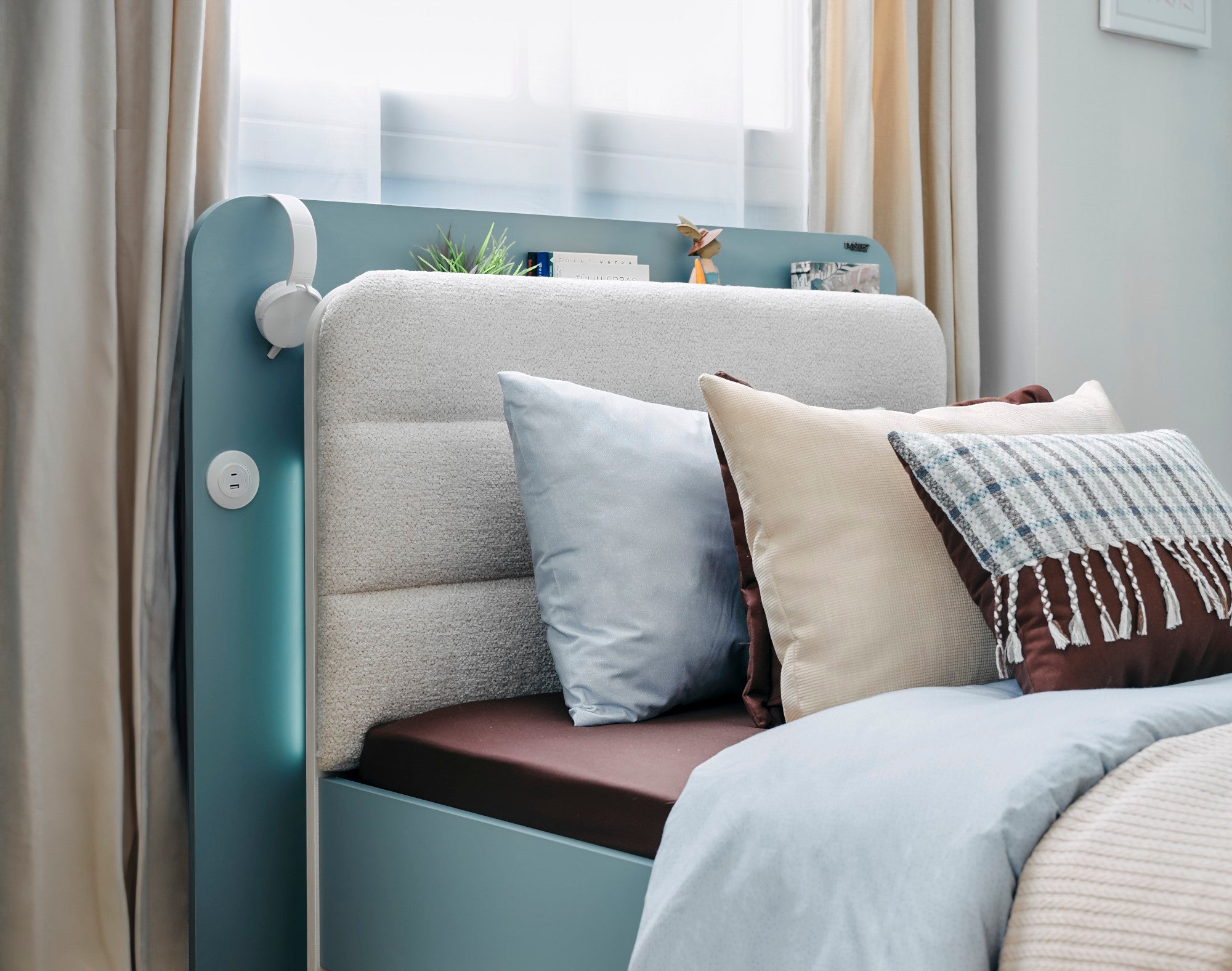 Marin Twin Bed With Headboard