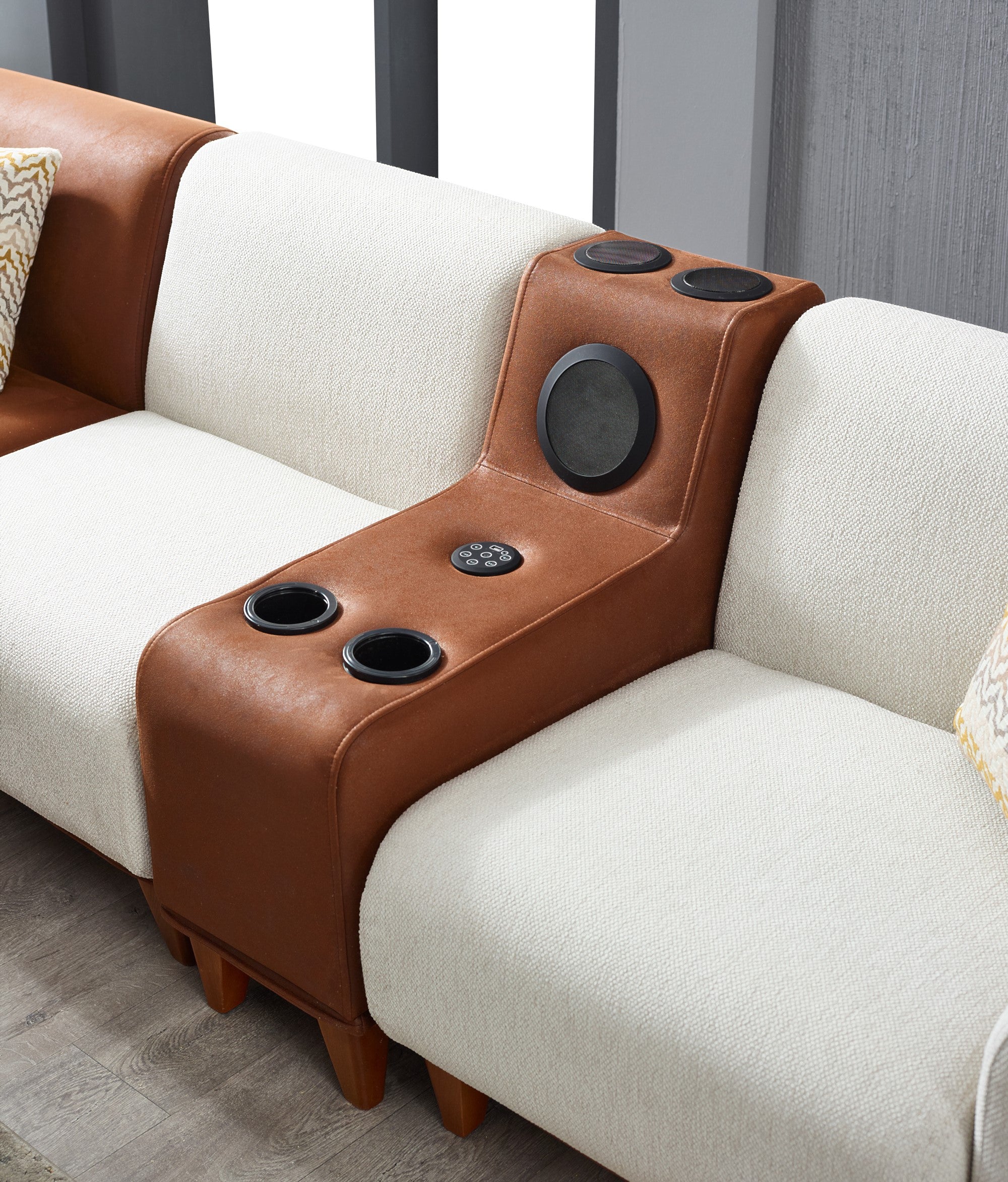 Mustang Sectional Cream