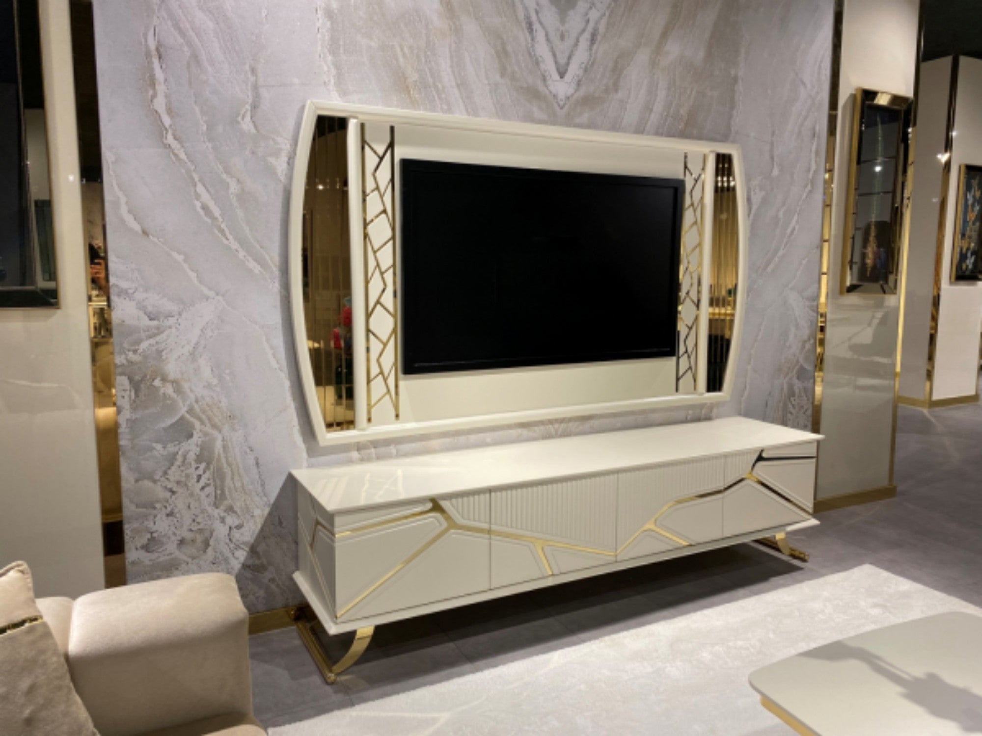 Pırlanta Tv Stand