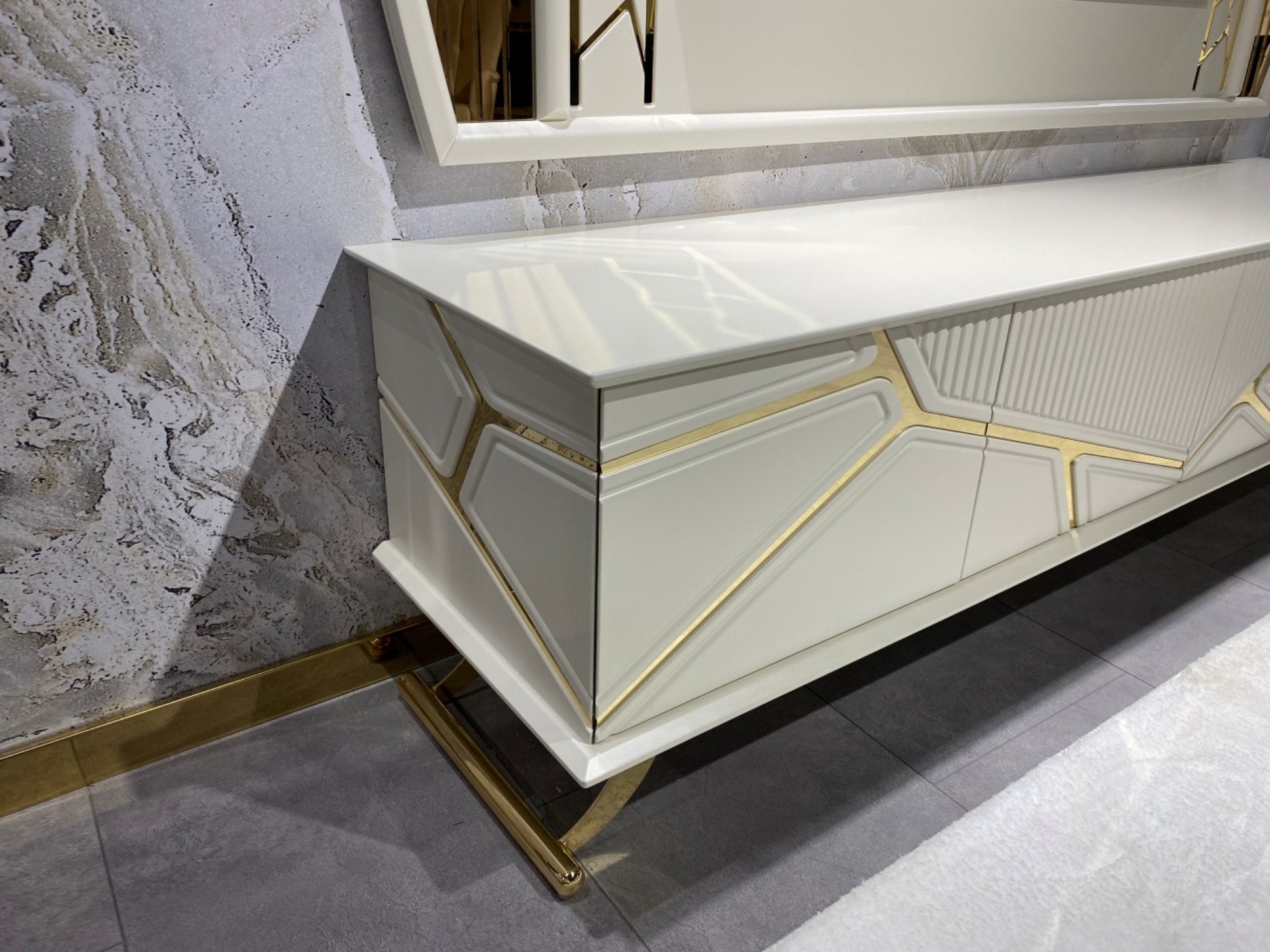 Pırlanta Diningroom Table