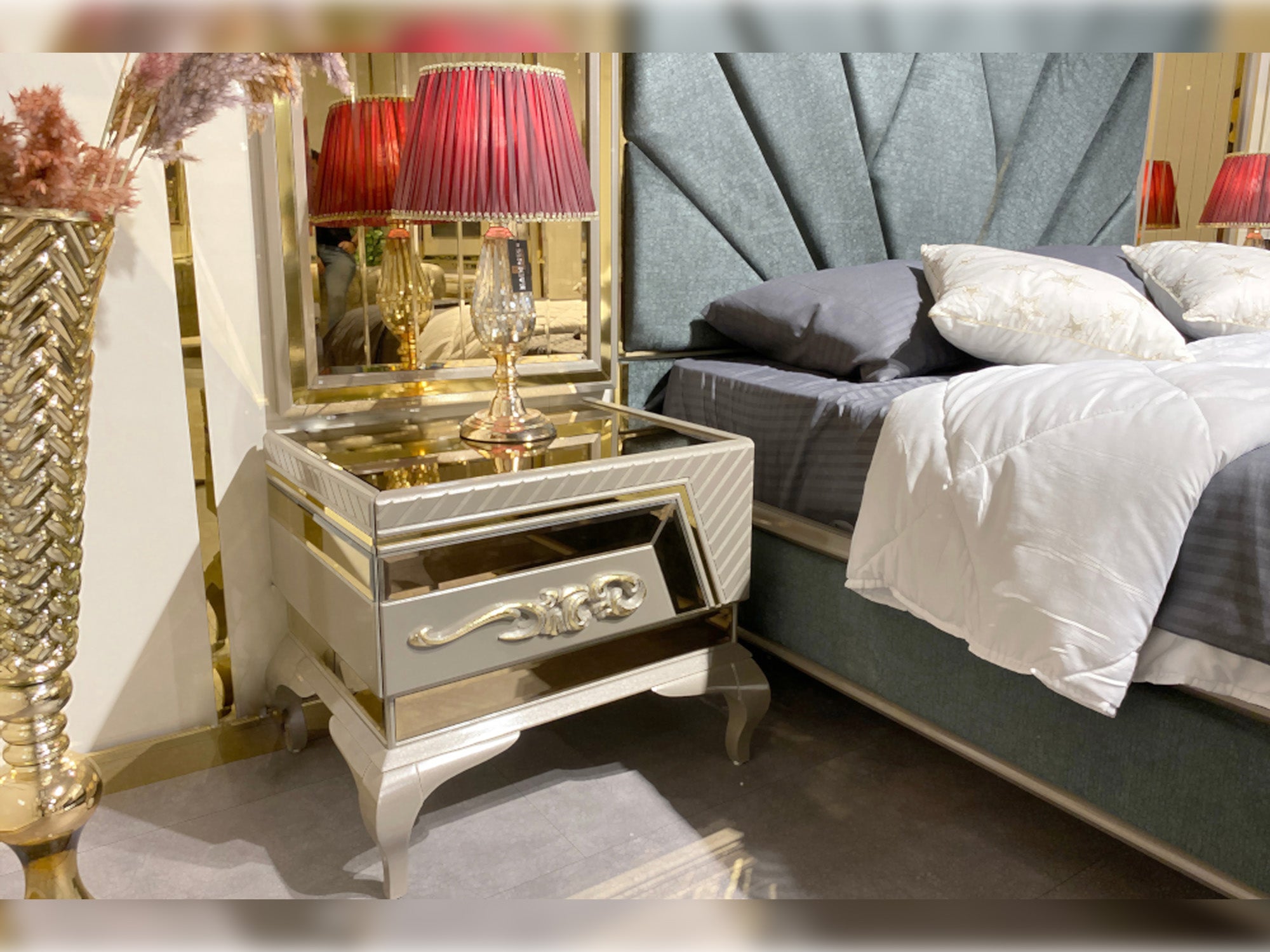 Verona Nightstand With Back Part