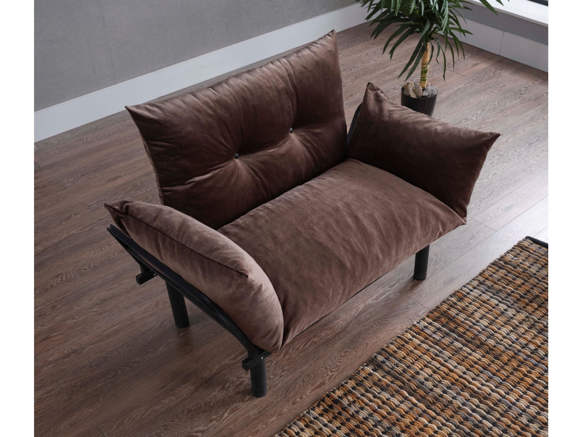 Sona Loveseat
