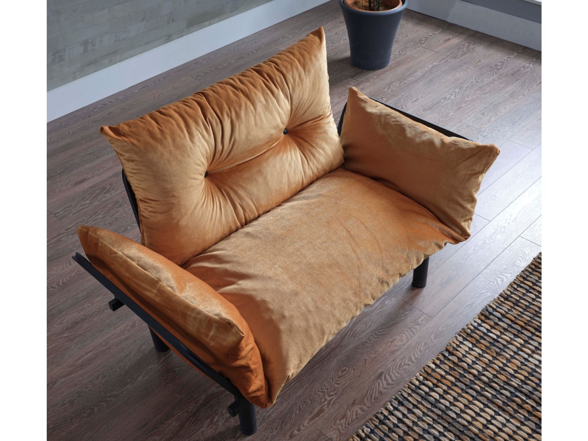 Sona Loveseat