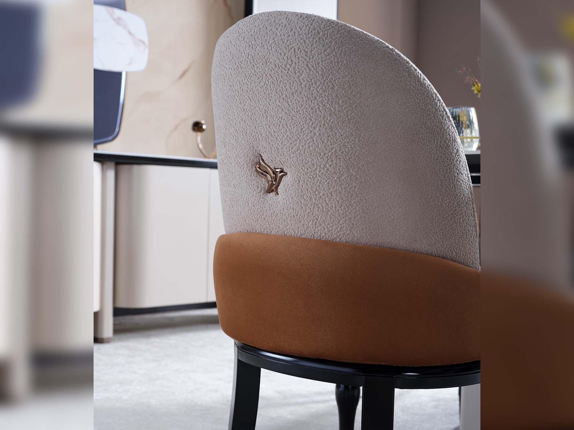 Voyance Diningroom (Dining Table & 6 Dining Chair)