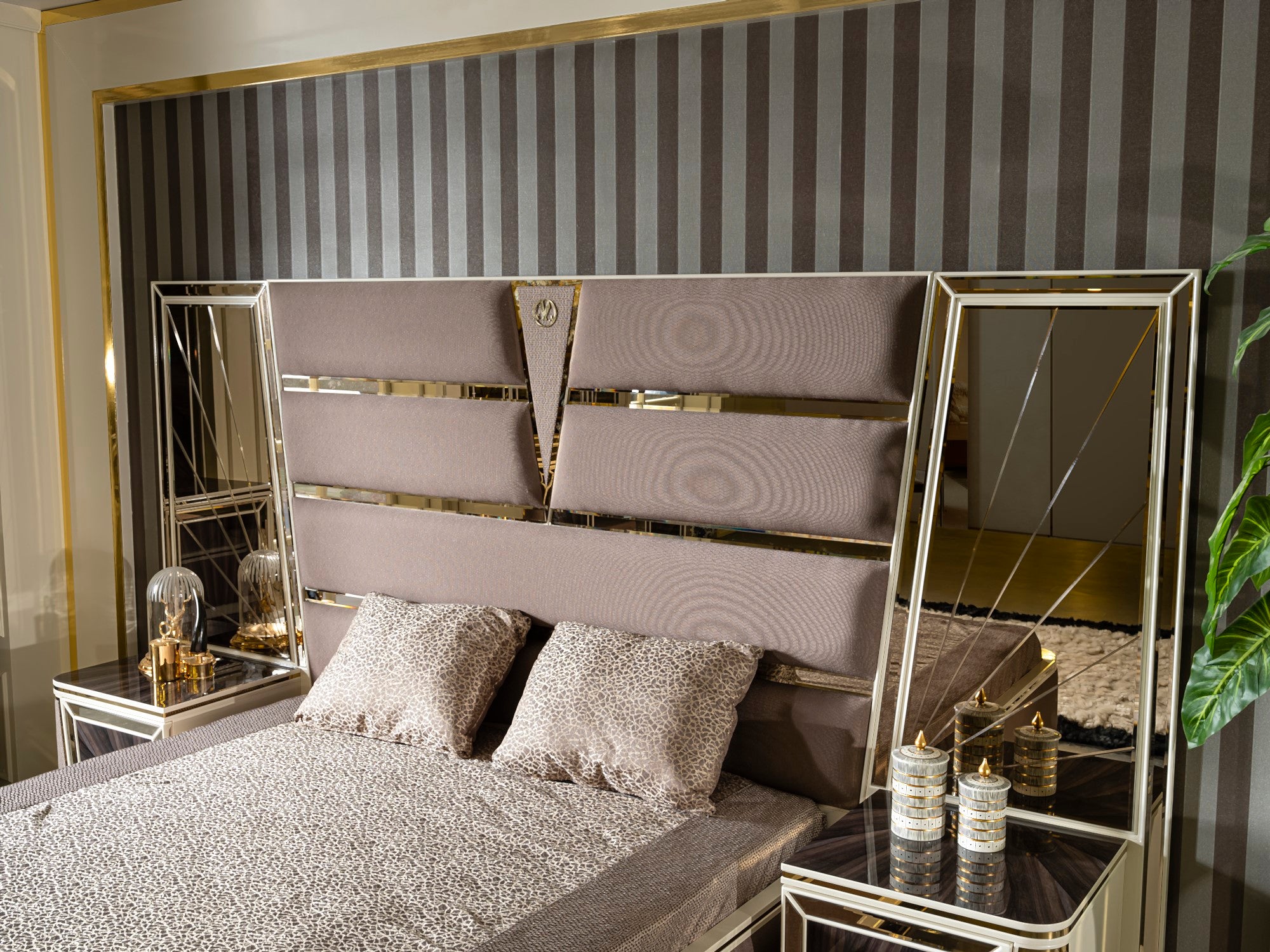 Bugatti Bedroom (Queen Storage Bed With Headboard & Dresser With Mirror & Pouf & 2 Nightstand With Back Panel)